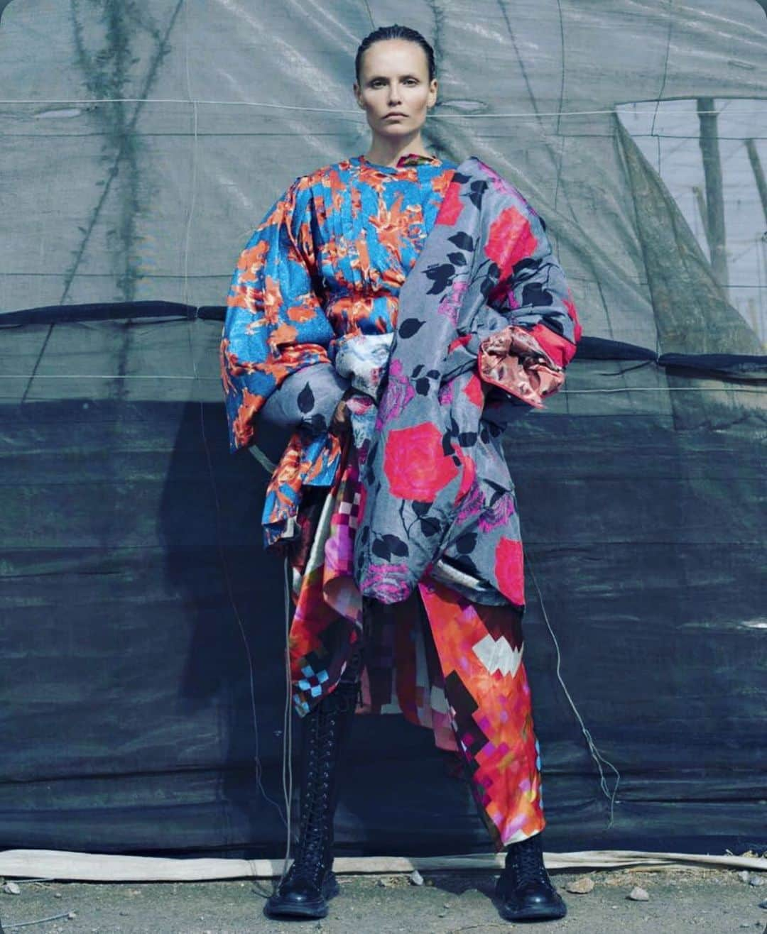 プリーンさんのインスタグラム写真 - (プリーンInstagram)「@vogueitalia @natashapoly wearing #preen florals by @jackie_nickerson stylist @charlottecolletcollet」8月8日 16時17分 - preenbythorntonbregazzi