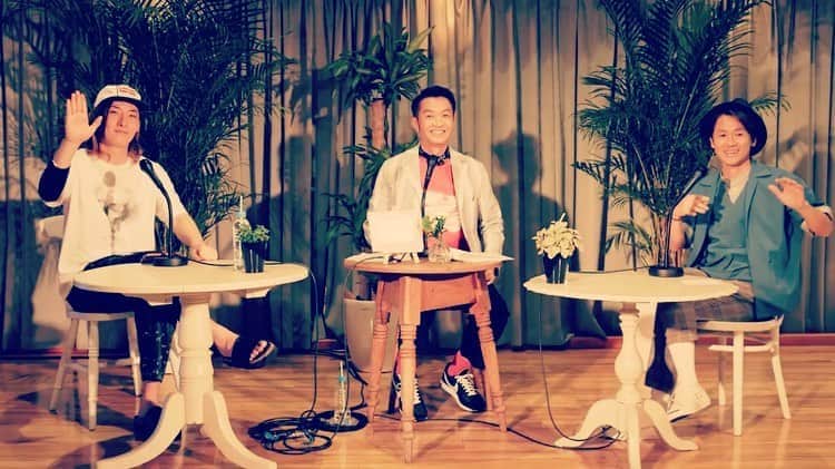のインスタグラム：「802 LIVE GARDEN‼️ ラジオとYouTubeの デュアル放送で お届けしました😃 ビッケブランカと ナオト・インティライミの 互いのリスペクト溢れる コラボレーションも😂 ラストの「まっしろ」から 「未来へ」の流れは 2人の優しさと希望が詰まった 感涙のクロージングに😊 それにしても スタッフさんが一丸となって クリエイティブに挑んでいる 姿勢に刺激を 受けまくった夜に😃 こんな機会をありがとうございました😊 #ナオトインティライミ #ビッケブランカ #fm802 #802livegarden」