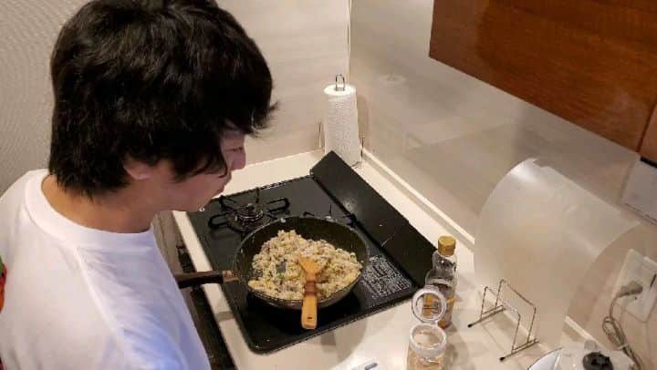 上中丈弥のインスタグラム：「としや食堂のチャーハン半端ない🙏 #THEイナズマ戦隊 #としや食堂 #幼馴染」