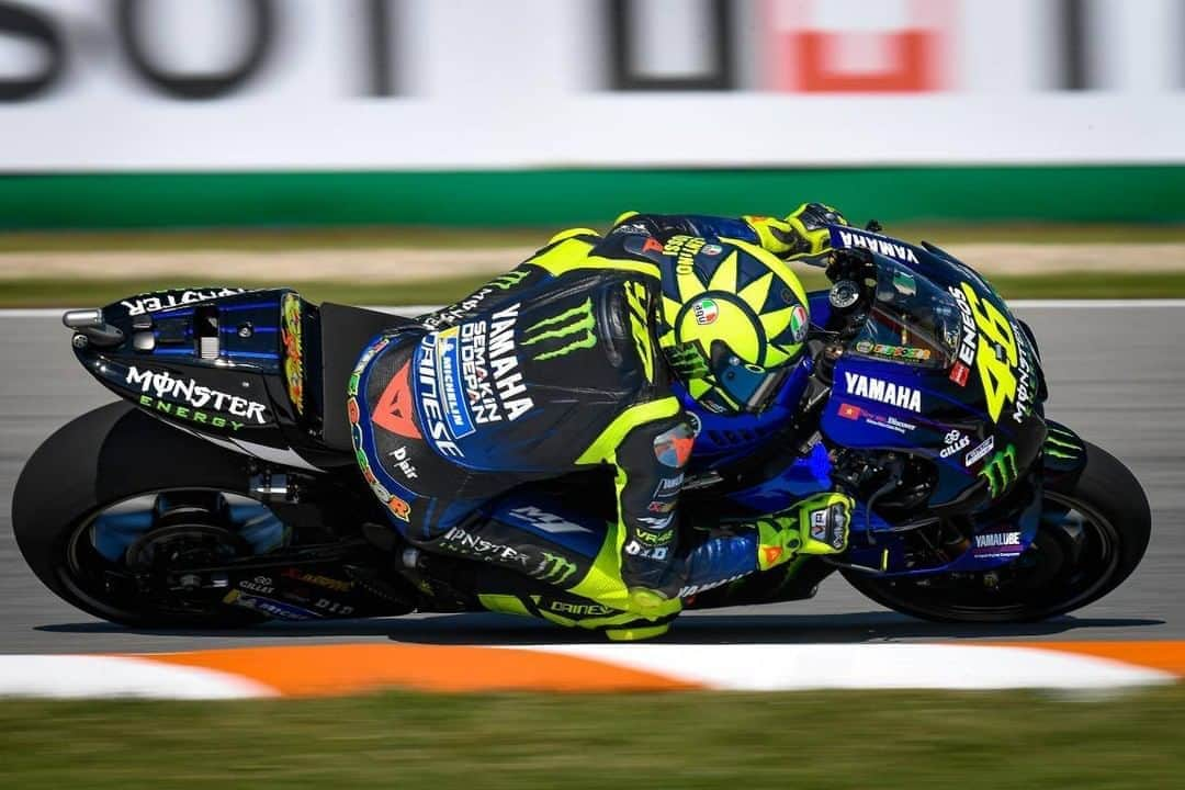 MotoGPさんのインスタグラム写真 - (MotoGPInstagram)「After taking his podium finish number 199 in the premier class at the #AndaluciaGP, will @valeyellow46 reach 200 premier class podiums this weekend at the #CzechGP? 🇨🇿 💪 #VR46 #MotoGP #ValentinoRossi」8月8日 16時40分 - motogp