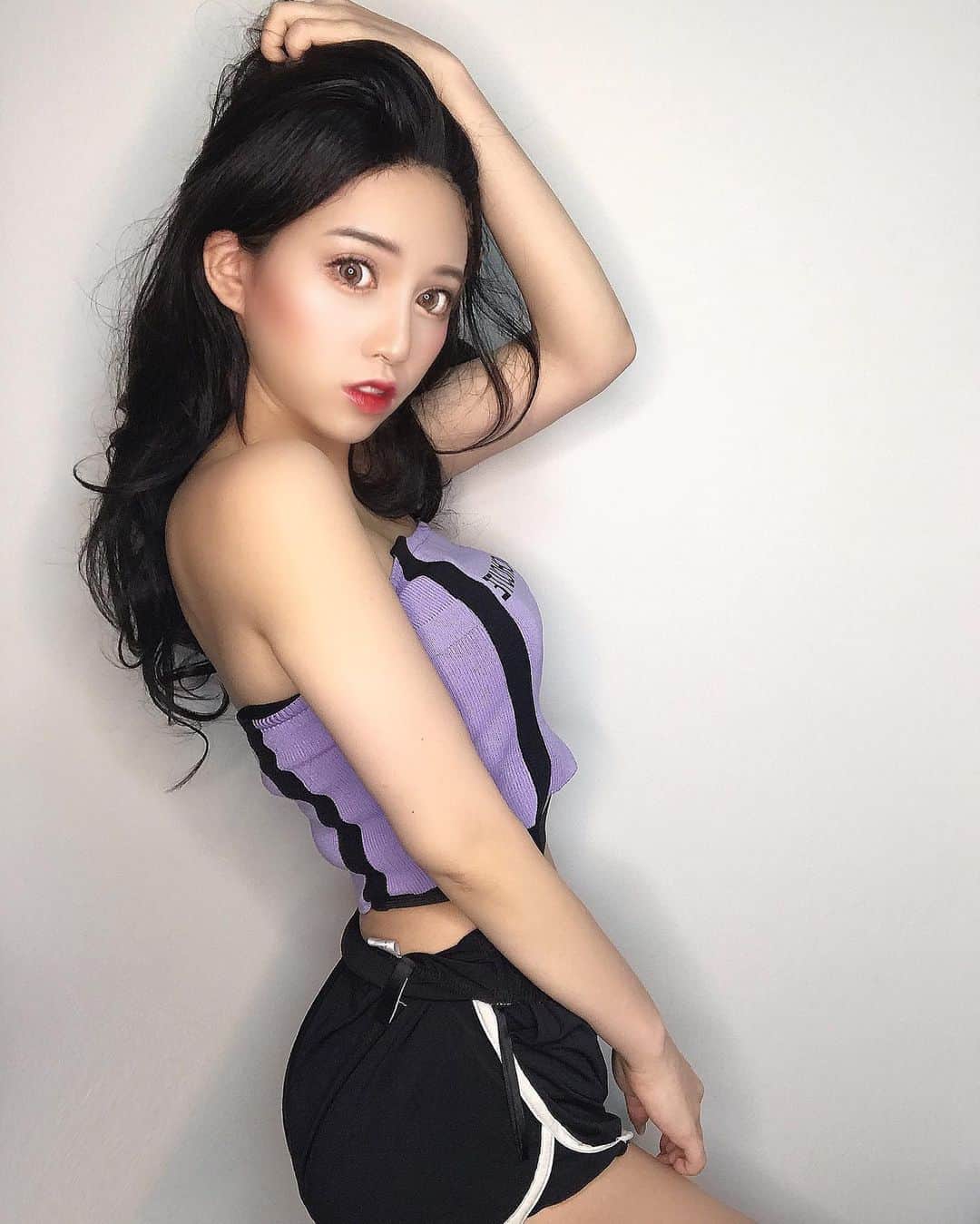 侑季美怜のインスタグラム：「👾😈🧞‍♀️🌂🦄🍇🍆 🍠🍭🔮🧬💜⚛️🚺 ・ ・ ・ #ファッション　#黒髪　#おしゃれ　#美容　#インスタグラマー #紫　#ショーパン　#モデル　#ハーフ　#日韓ハーフ」