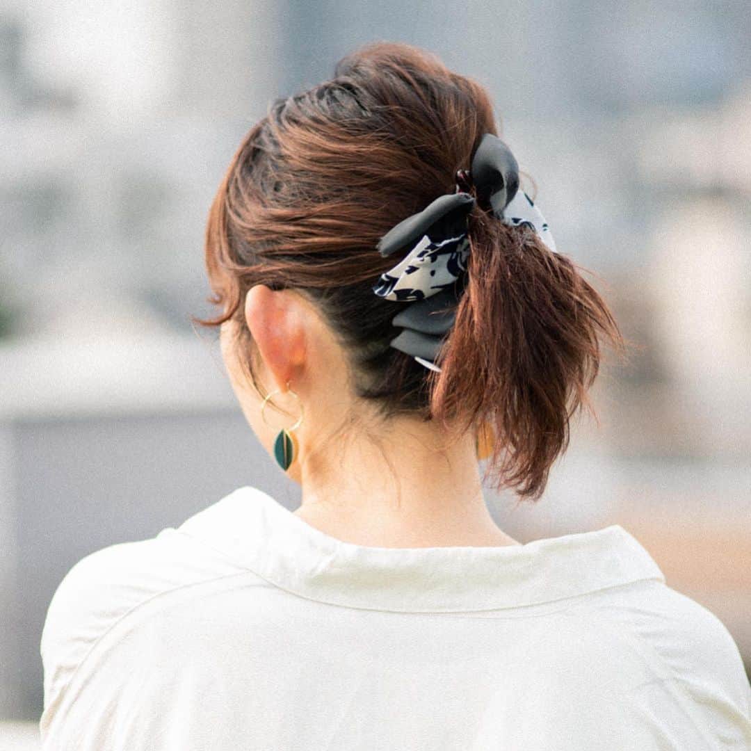 AngeBloomさんのインスタグラム写真 - (AngeBloomInstagram)「【item pick up】 コーディネートのアクセントにぴったり！ パトリシアシフォンバナナクリップ（パターンmix） ・ ポッキリSALE開催中で今だけの特別価格に！ ・ お見逃しなく！ ・ @angebloom_official  #angebloom  #アンジェブルーム  #バナナクリップ #バナナクリップアレンジ #夏ヘアアレンジ #簡単ヘアアレンジ」8月8日 17時18分 - angebloom_official