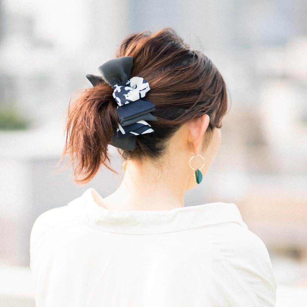AngeBloomさんのインスタグラム写真 - (AngeBloomInstagram)「【item pick up】 コーディネートのアクセントにぴったり！ パトリシアシフォンバナナクリップ（パターンmix） ・ ポッキリSALE開催中で今だけの特別価格に！ ・ お見逃しなく！ ・ @angebloom_official  #angebloom  #アンジェブルーム  #バナナクリップ #バナナクリップアレンジ #夏ヘアアレンジ #簡単ヘアアレンジ」8月8日 17時18分 - angebloom_official