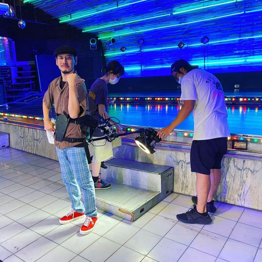 RYO the SKYWALKERさんのインスタグラム写真 - (RYO the SKYWALKERInstagram)「こんなん付けて撮影しました🎥  今回のビデオ、みんなでいろんなテイクをいっぱい撮ったので相当ヤバイのになるよ！  お楽しみに！#韻踏合組合 #ryothe #skysthelimit #突き抜けろ」8月8日 17時27分 - rsw