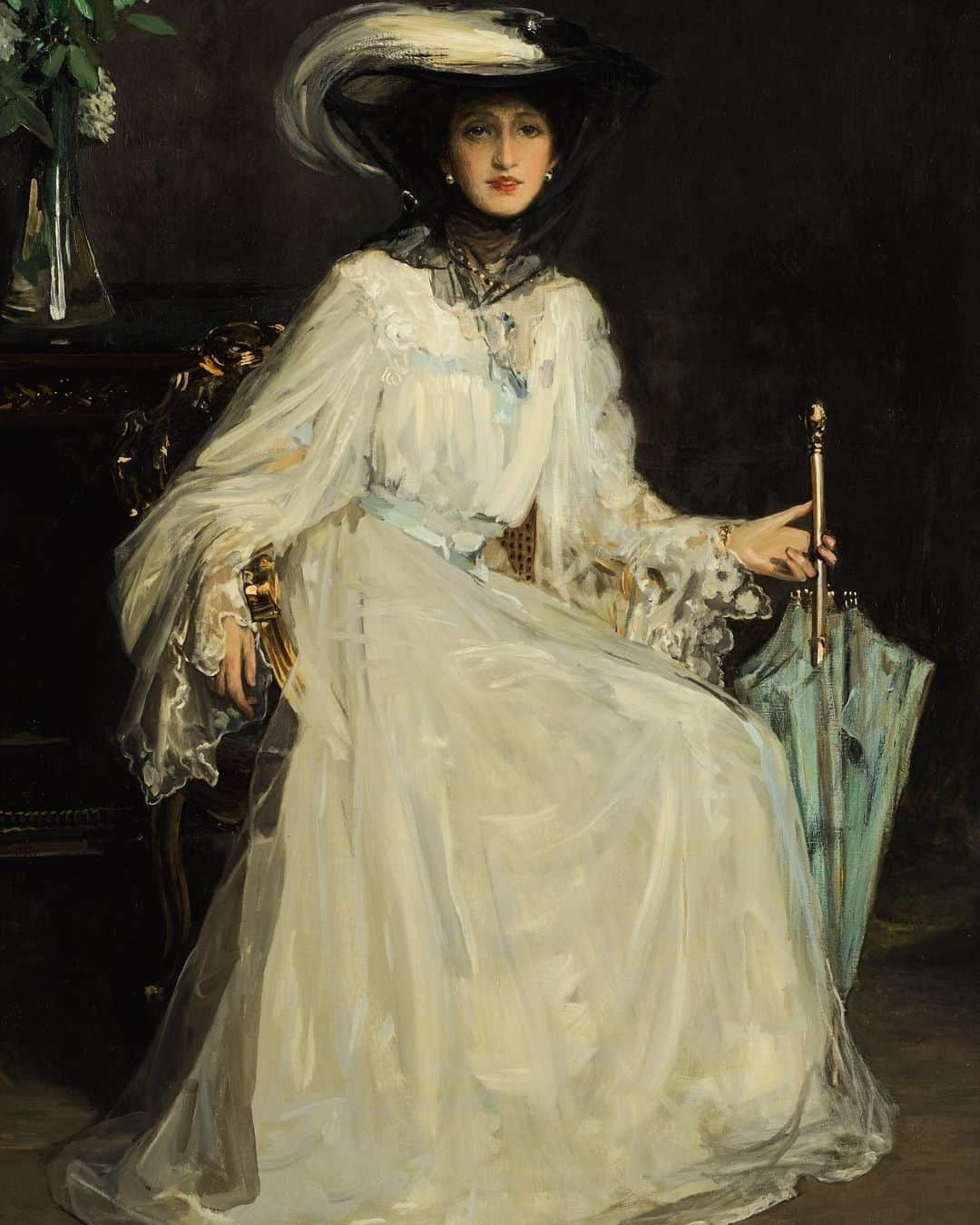 サザビーズさんのインスタグラム写真 - (サザビーズInstagram)「One of the artist’s most sensational portraits, Sir John Lavery’s stunning painting of Lady Evelyn Farquhar addresses the question of art and fashion with consummate success. By deliberately simplifying the staging and paring back any distracting clutter, Lavery focuses on the radiant presence of the sitter, set against a neutral backdrop with only a giltwood bergère and side table with white flowers for adornment. Confidently engaging the viewer and holding a pale blue sunshade, Lady Evelyn strikes a note that is at once classic and modern. The portrait was commissioned by the sitter’s husband, Captain Francis Douglas Farquhar, a year after their marriage and following the birth of their daughter. _ Nineteen works from the collection of Sir Michael Smurfit will headline our Irish Art sale in London on 9 September, to be preceded by a public exhibition, by appointment, at the @rhagallery in Dublin from 27 to 30 August. Click the link in bio for more details. _ #SothebysIrish #SothebysIreland #SirJohnLavery」8月8日 17時32分 - sothebys