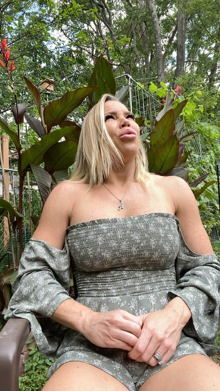 Lauren Drain Kaganのインスタグラム：「Please share this video & or the link in my bio to help my sister-in-law, Maria Kagan, who is now a widow & single mother of 4 month old baby (my niece, Raven Lilly LaMontagne - also Aria’s cousin).   Maria & Raven will also be moving in with David and I to help care for Raven who has some medical issues (painful eczema, reflux, & difficulty sleeping). And to also help Maria heal & grieve.  Thank you for your kind words, condolences, prayers and any contribution or shares. https://www.gofundme.com/f/ravenlilly」