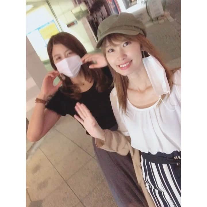 のインスタグラム：「【咲叶交流会🍸✨】  sakiとkanaで企画して 全国のファンの皆さんとお会いさせて頂いてますが🙊  2人で立てたファンの方と会う目標人数まで 来月達成出来そうです💪💕 (嬉しい🥰みんなありがとう✨) 全国遠いところから✈️で北海道まで来てくれてありがとう✨😢  毎日ハードだけど 1人でも多くの人に笑ってもらえる活動をして 自分も楽しみながら 社会に還元させて頂きたいと思ってます💕  会えない方々ともSNSを通じて幸せな気持ちを 送れますように♡♡  がんばるよ♡♡  #咲叶交流会 #ファン交流会 #kana会 #美脚ゴルファー #美脚ゴルファーkana」