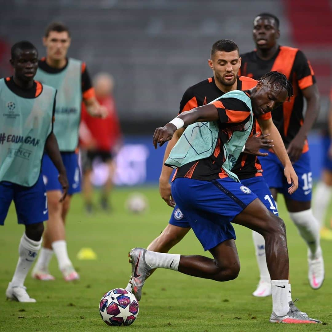 UEFAチャンピオンズリーグさんのインスタグラム写真 - (UEFAチャンピオンズリーグInstagram)「Ready to go! How are you feeling? 🥳/😆/😬/🤩?   #UCL」8月9日 4時06分 - championsleague