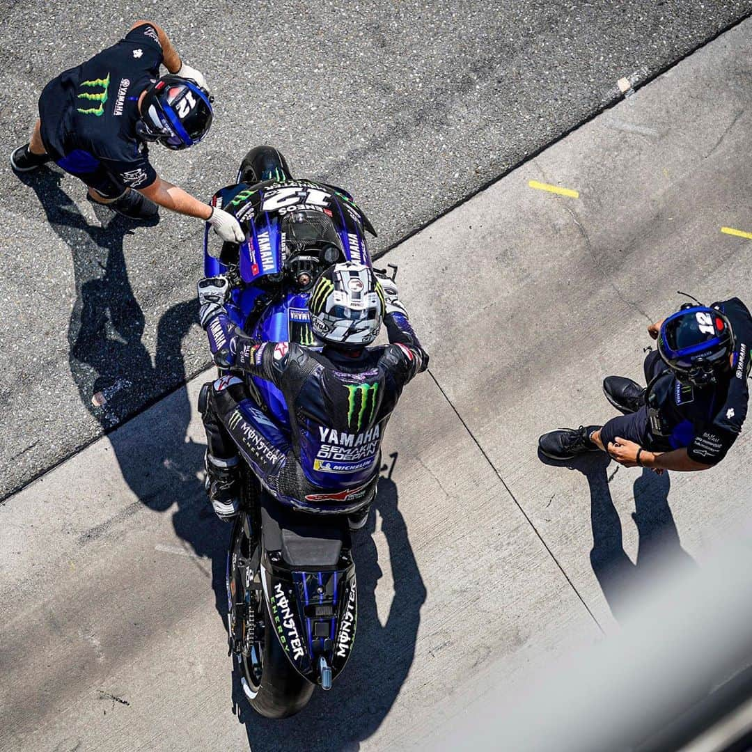 YamahaMotoGPさんのインスタグラム写真 - (YamahaMotoGPInstagram)「@maverick12official will be going full steam ahead tomorrow ✊  #MonsterYamaha  #MotoGP  #CzechGP  #RacingForThem」8月9日 4時16分 - yamahamotogp