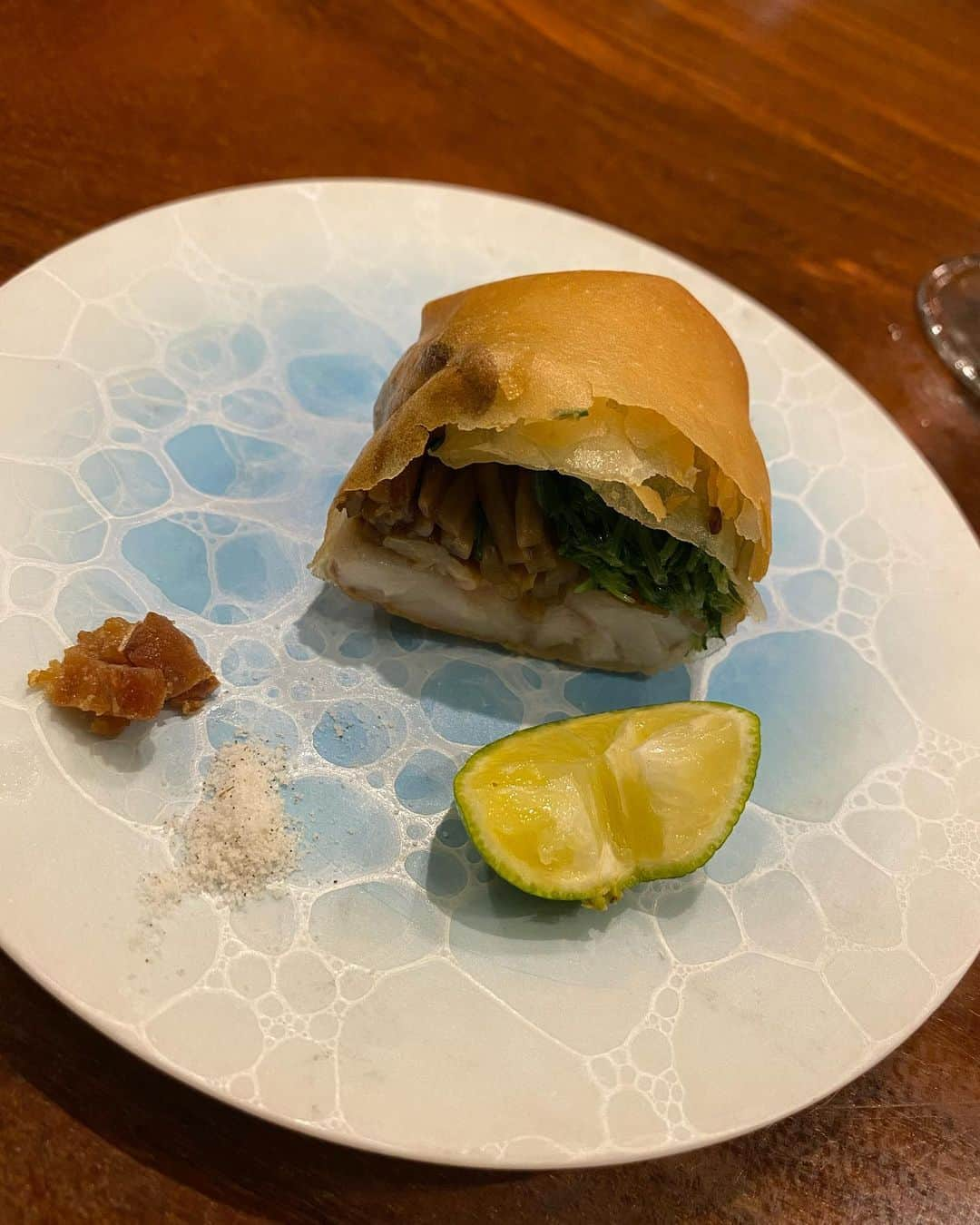 ririさんのインスタグラム写真 - (ririInstagram)「🍽♡🐰  虎峰🐼にいってきたよ🍖 すごく美味しい 創作中華料理🥟でした✨ 一つ一つが繊細で... 素敵な料理😳 美味しかったです⭐️  また行きたいな😘  #love #happy #中華料理」8月8日 19時33分 - riri.ribon