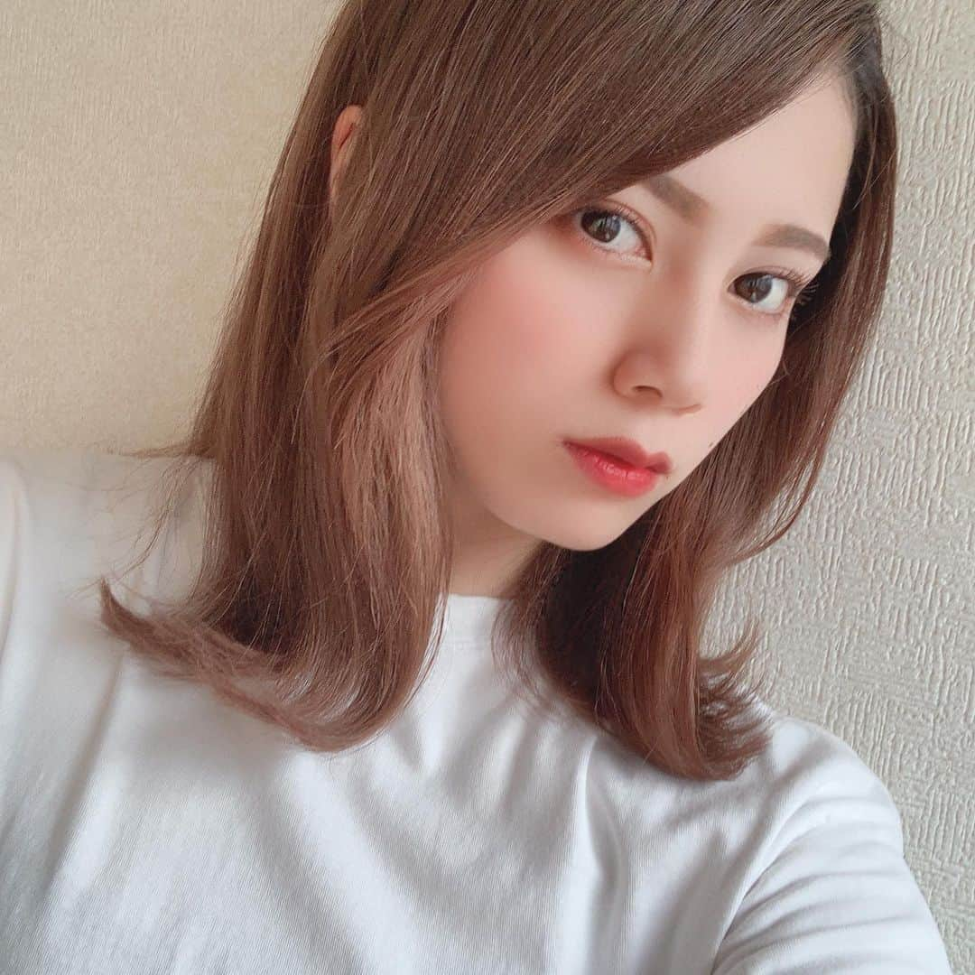 江藤由羽さんのインスタグラム写真 - (江藤由羽Instagram)「かきあげ始めました🍧3枚目に不審者が写り込んでしまいました。。。#かきあげ前髪 #かきあげ #モテ髪 (？)」8月8日 19時34分 - chanyu_jp