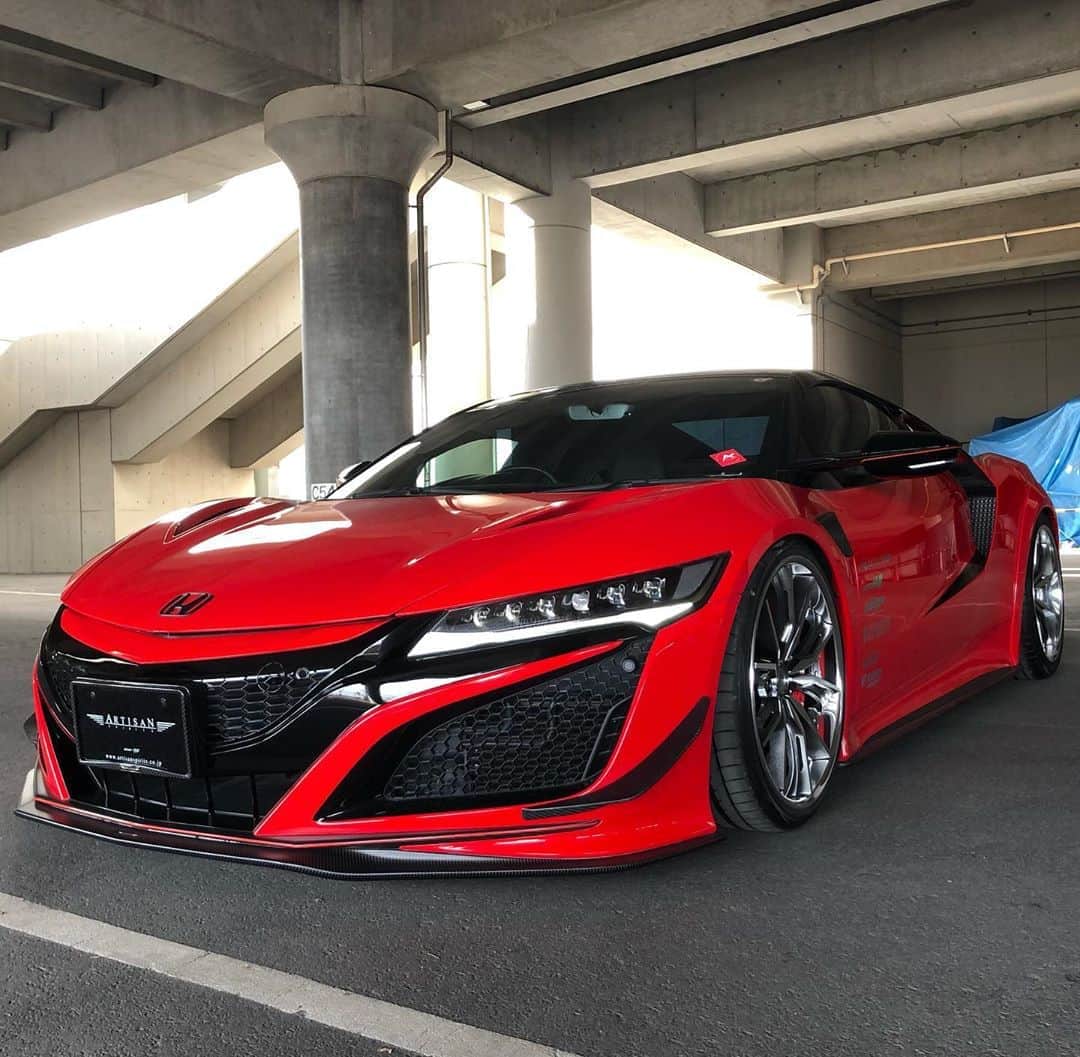 のインスタグラム：「HONDA NSX CAA-NC1 Suspension : @airrexjapan  Wheel : LEONHARDIRITT  Tire : @yokohamatire  BODYKIT :  ARTISAN SPIRITS /// SPORTS LINE BLACK LABEL  www.artisanspirits.co.jp  #artisanspirits #artisan #アーティシャンスピリッツ #アーティシャン #blacklabel #acura #acuransx #nsx #hondansx #nsxgram #nsxprime #honda #evasivemotorsports #ravspecjdm #butlertire #jworksunlimited #premierautowerkz #suvproject #kanooperformance #car_life_staff #トラウム #車庫小舗 #nigeljdmparts #advancedautoperformance  #ottoautoservice #mr__lexus #jacksonguitars #leonhardiritt #yokohamatire」