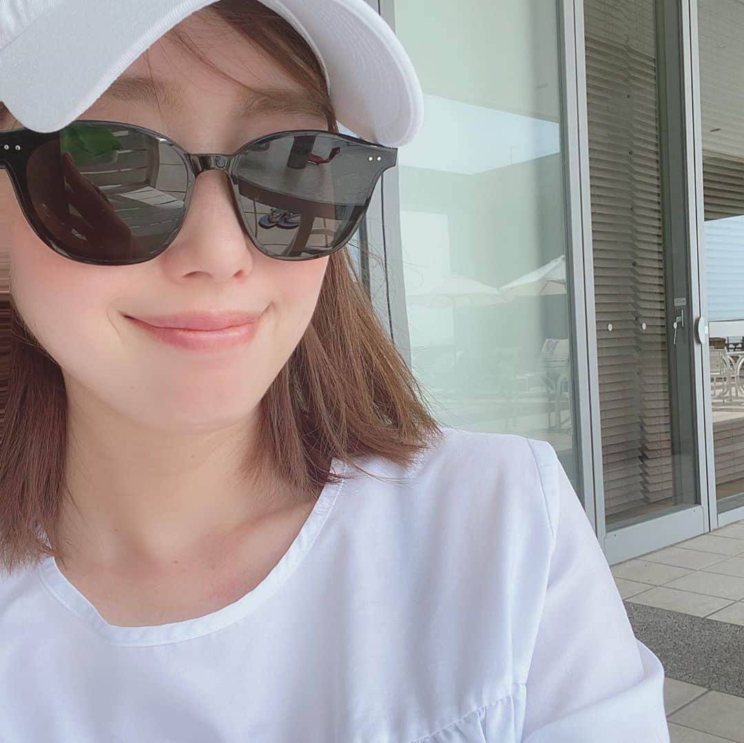 のインスタグラム：「お休み中にちょっとだけワープ🏊‍♀️今年は旅行も行けないし、自宅か車で行けるちょっとしたところのみ。少しだけ場所を移すだけで、かなりの気分転換に💕 息子も久しぶりのプールを堪能したようで、よかったよかった❤️  #淡路島 #shorttrip #shiba_u」