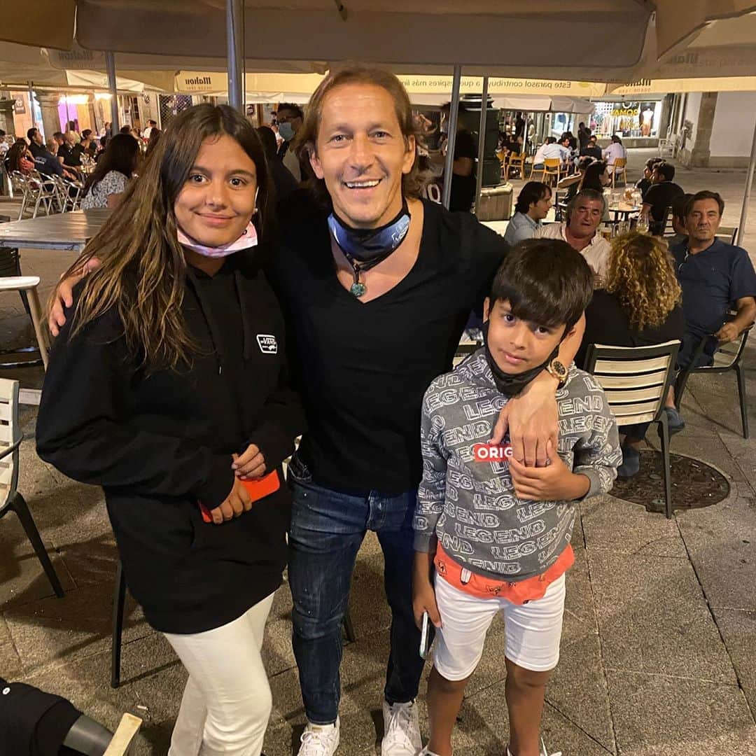 ジョルディ・コディーナさんのインスタグラム写真 - (ジョルディ・コディーナInstagram)「Que alegría volver a veros @malusa75 y @therealsalgado !!! 😘❤️」8月8日 19時59分 - codina30
