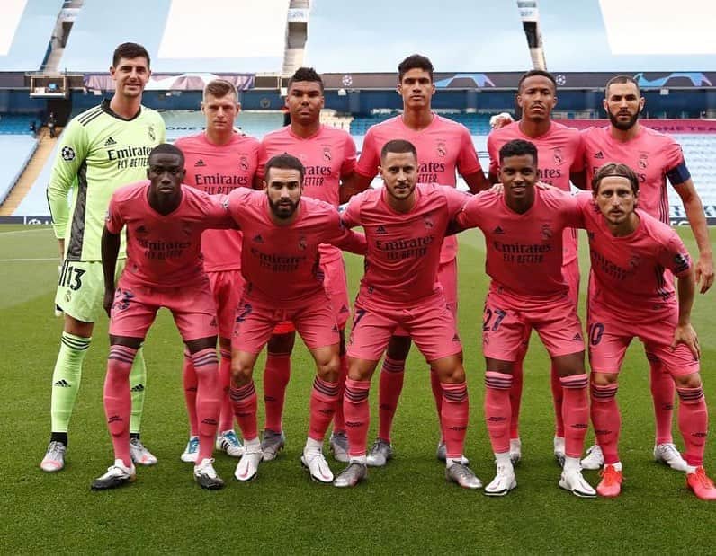 ティボ・クルトゥワのインスタグラム：「Decepcionados por el resultado de ayer pero orgulloso del equipo. Nos despedimos de la Champions pero no dudéis que volveremos a luchar por ella!! Gracias por vuestro apoyo  madridistas! #HalaMadrid 🤍」