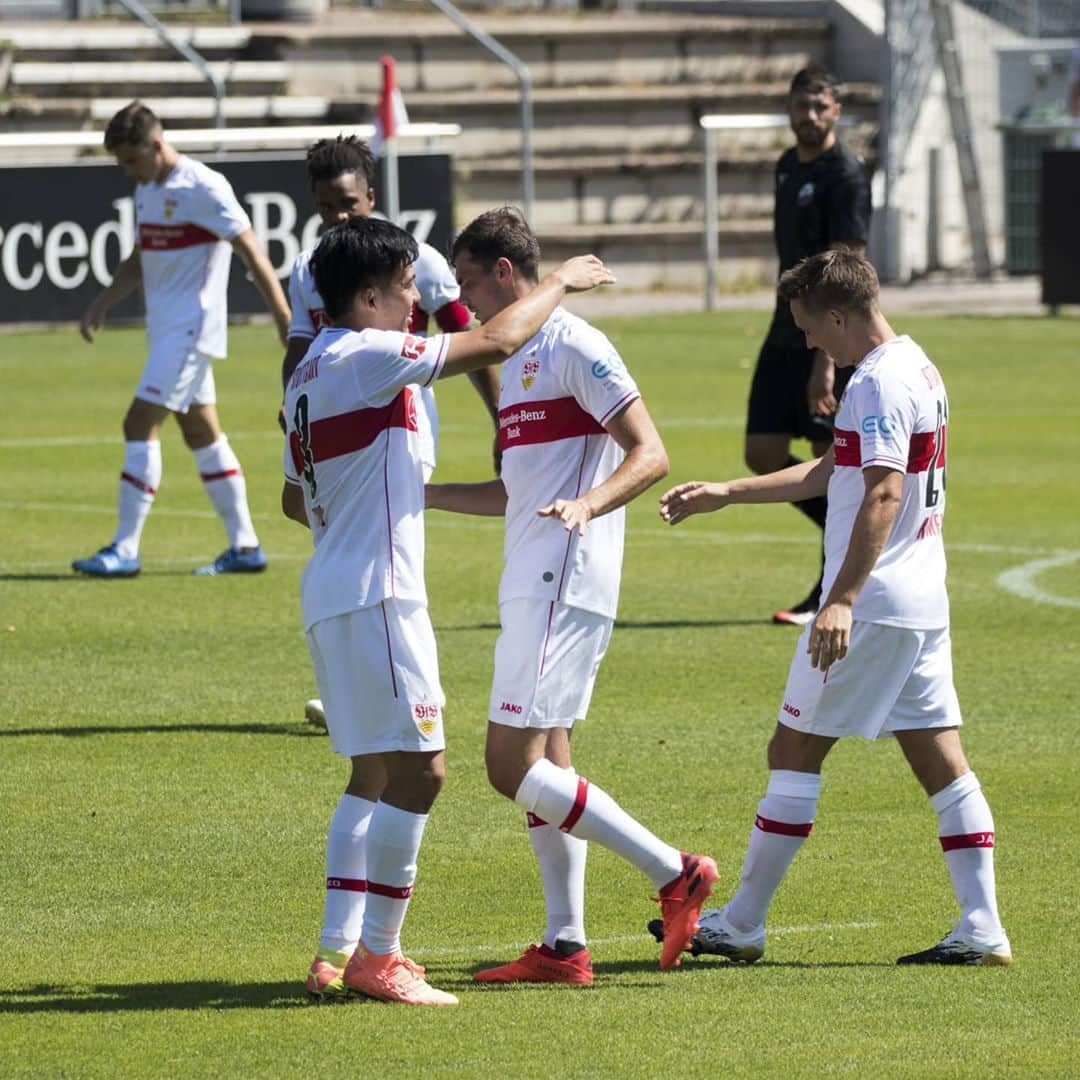 VfBシュトゥットガルトさんのインスタグラム写真 - (VfBシュトゥットガルトInstagram)「⚽️⚽️⚽️⚽️⚽️⚽️  #VfB #VfBSVS 6:1 #testspiel #sandhausen #vorbereitung #preseason #vfbstuttgart1893 #vfbstuttgart #furchtlosundtreu #auscannstatt #VfBInsta」8月8日 20時23分 - vfb