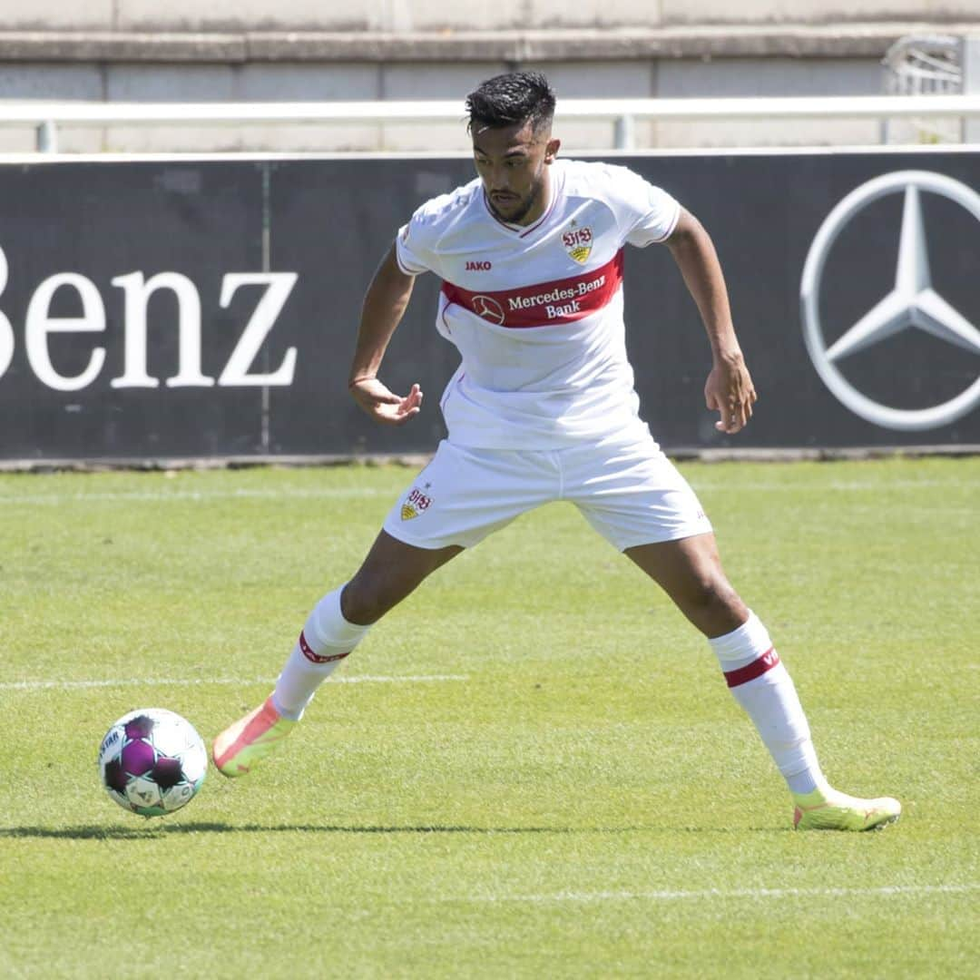 VfBシュトゥットガルトさんのインスタグラム写真 - (VfBシュトゥットガルトInstagram)「⚽️⚽️⚽️⚽️⚽️⚽️  #VfB #VfBSVS 6:1 #testspiel #sandhausen #vorbereitung #preseason #vfbstuttgart1893 #vfbstuttgart #furchtlosundtreu #auscannstatt #VfBInsta」8月8日 20時23分 - vfb