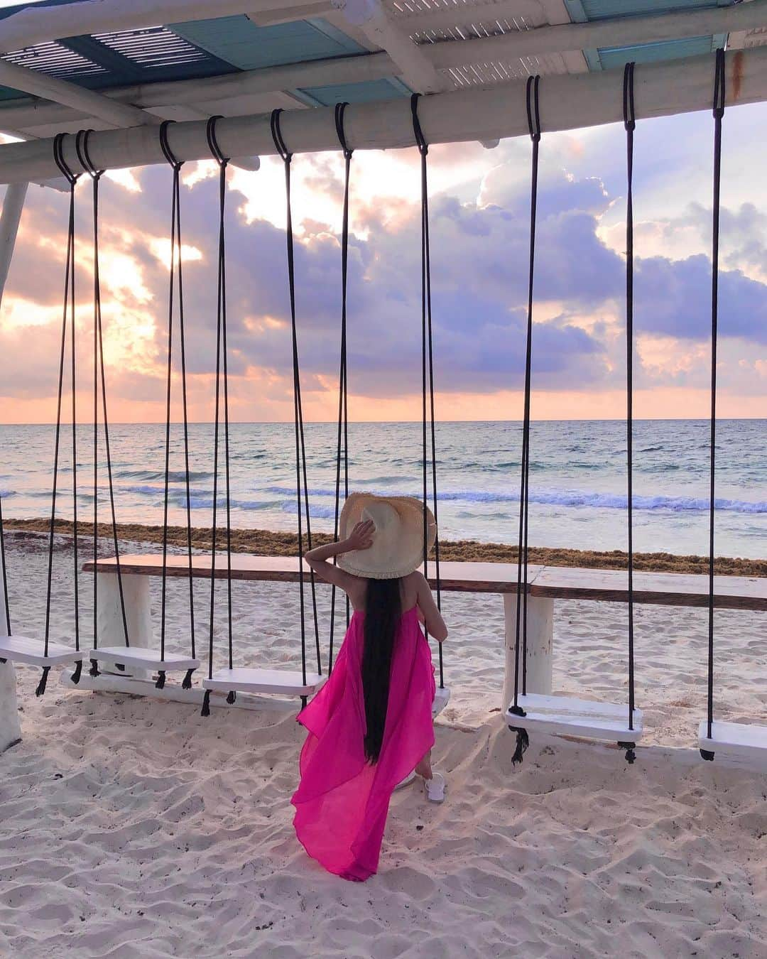 Laraさんのインスタグラム写真 - (LaraInstagram)「. . What a beautiful sunset!! 🏝  Live in the moment  #🇲🇽  . 今日という日は2度と来ないから 出来る事を精一杯頑張る💪  . #2019年4月 #思い出投稿 #メキシコ」8月8日 20時46分 - fa_la_lara