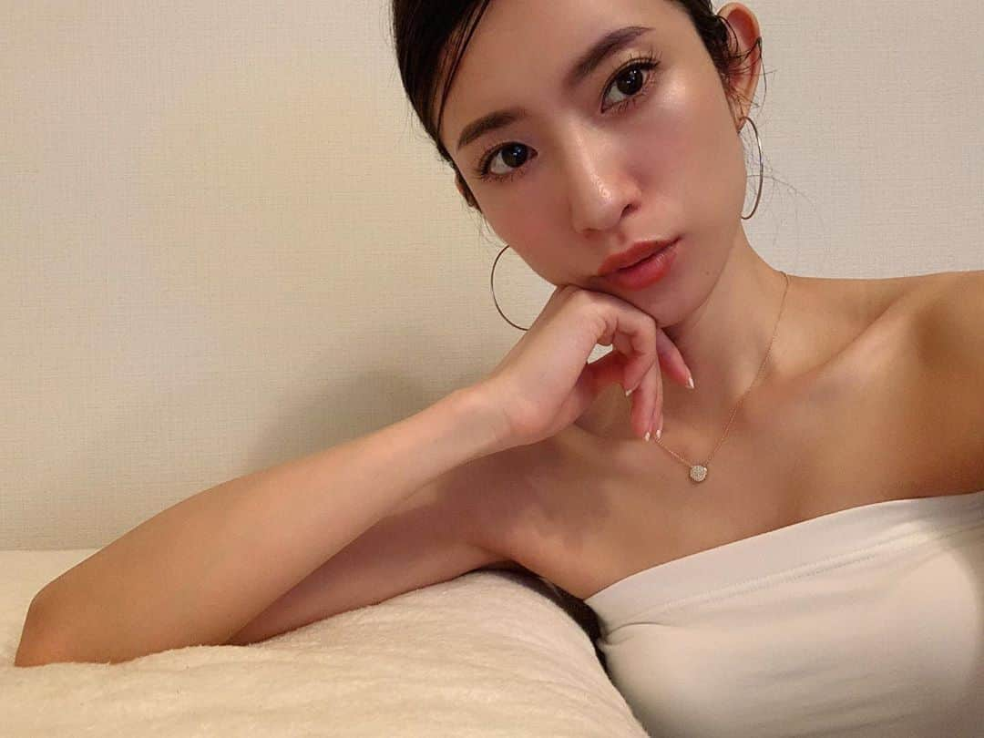 柳めぐみさんのインスタグラム写真 - (柳めぐみInstagram)「. . 最近はずーーーーっとこのタイトヘア。 何よりも楽ちんだからなんだけど、今見てるIt's Okay to Not Be Okayのコムニョンちゃんがタイプ過ぎてコムニョンヘアしてる。 . #韓流ドラマ #どハマり中 #タイトヘア #まとめ髪 #一つ結び #コムニョン可愛い」8月8日 20時39分 - yanameguchan