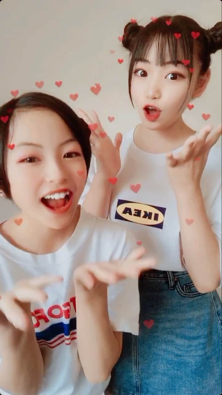 ゆずこあのインスタグラム：「カジュアルTシャツ大好き❤💛」