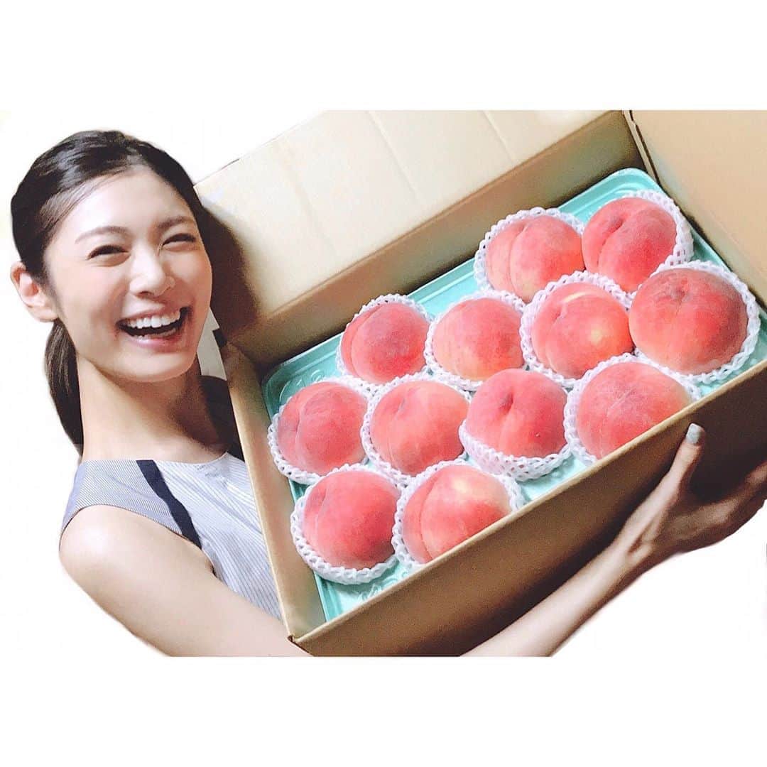 加藤侑紀のインスタグラム：「南信州から立派な桃が届きました！🍑 うれぴーーーー🤩 ・ 收到長野縣的大桃子！🍑 超興奮的～～～🤩」