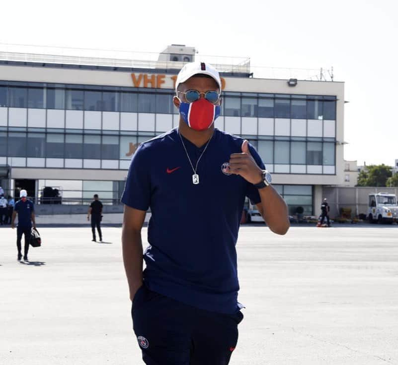 キリアン・エムバペさんのインスタグラム写真 - (キリアン・エムバペInstagram)「🛩🇵🇹🤙🏽... @psg」8月8日 20時52分 - k.mbappe