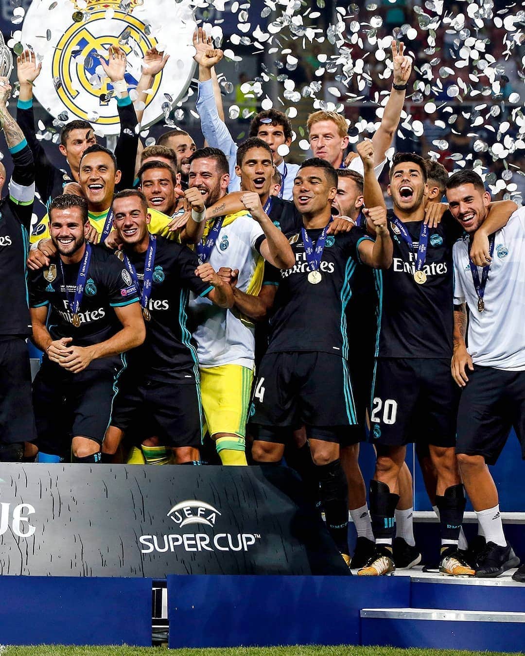レアル・マドリードさんのインスタグラム写真 - (レアル・マドリードInstagram)「🏆✨#OTD in 2017, we lifted our 4th UEFA Super Cup! 🙌⚽ ¡Se cumplen 3 años de nuestra 4ª Supercopa de Europa! #RMHistory #RealFootball」8月8日 21時00分 - realmadrid