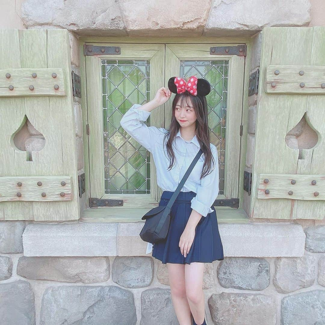 美南れなさんのインスタグラム写真 - (美南れなInstagram)「楽しかった‪‪𓂃 𓈒𓏸◌‬ ・ ・ ・ ・ #disneyland #制服ディズニー #ディズニーコーデ #ミニーちゃん」8月8日 21時00分 - tsukiato_rena