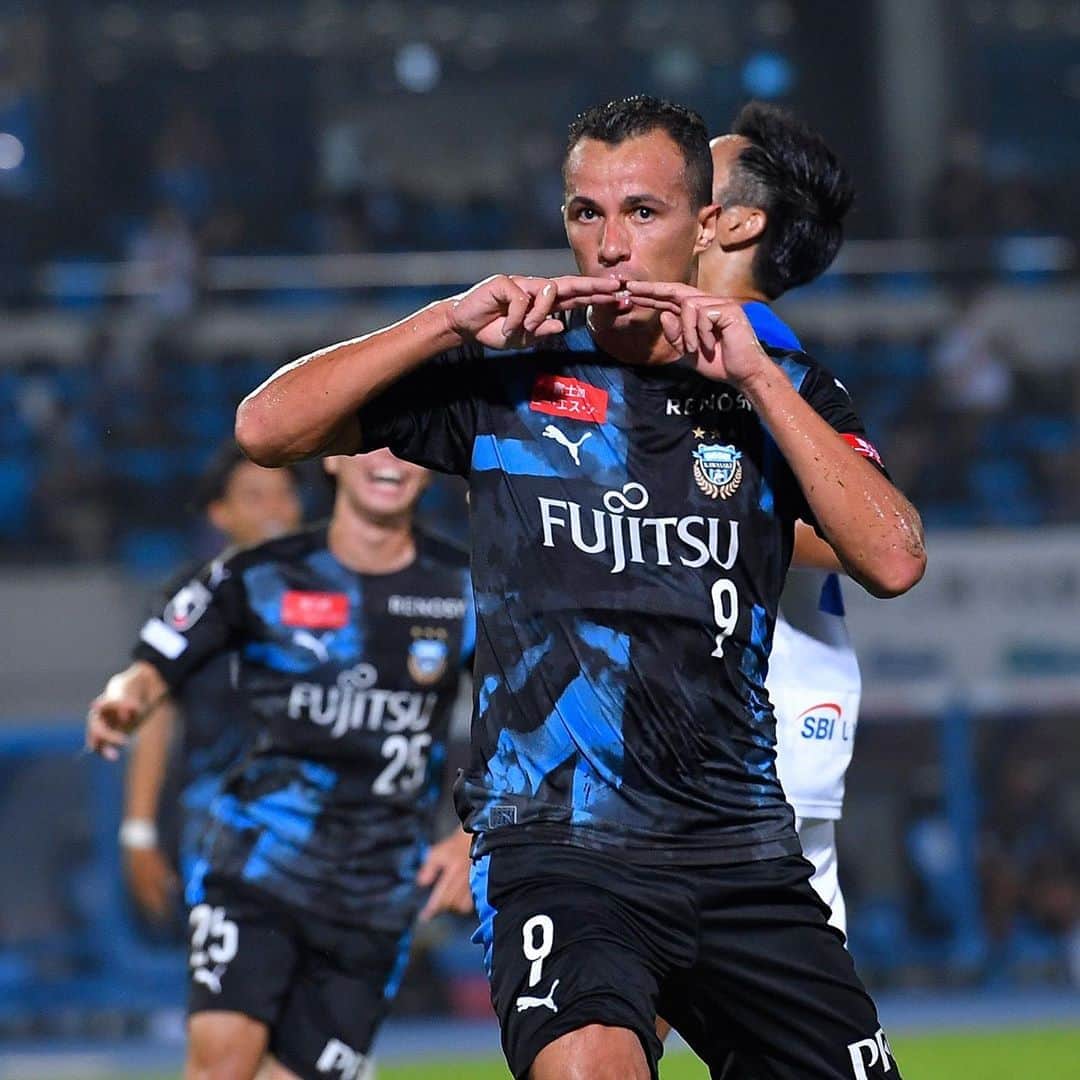 のインスタグラム：「川崎F、8月8日に8連勝で首位独走!! 大分は5連敗  #jleague #Jリーグ #J1 #川崎フロンターレ #大分トリニータ #japan #soccer #football #サッカー #フットボール #⚽️ #gekisaka #ゲキサカ ©︎KokiNAGAHAMA」