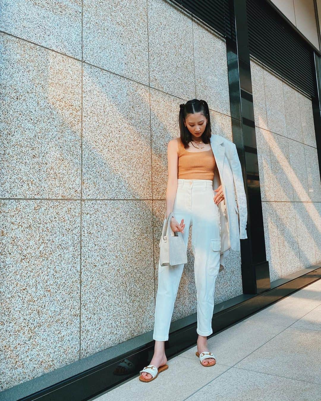 河北麻友子さんのインスタグラム写真 - (河北麻友子Instagram)「FASHION JACKET: SUBTLE TANK TOP&PANTS: Aritzia SANDALS: Gucci  BAG: ZARA #FASHION #OOTD #麻友コーデ」8月8日 21時07分 - mayukokawakitaofficial