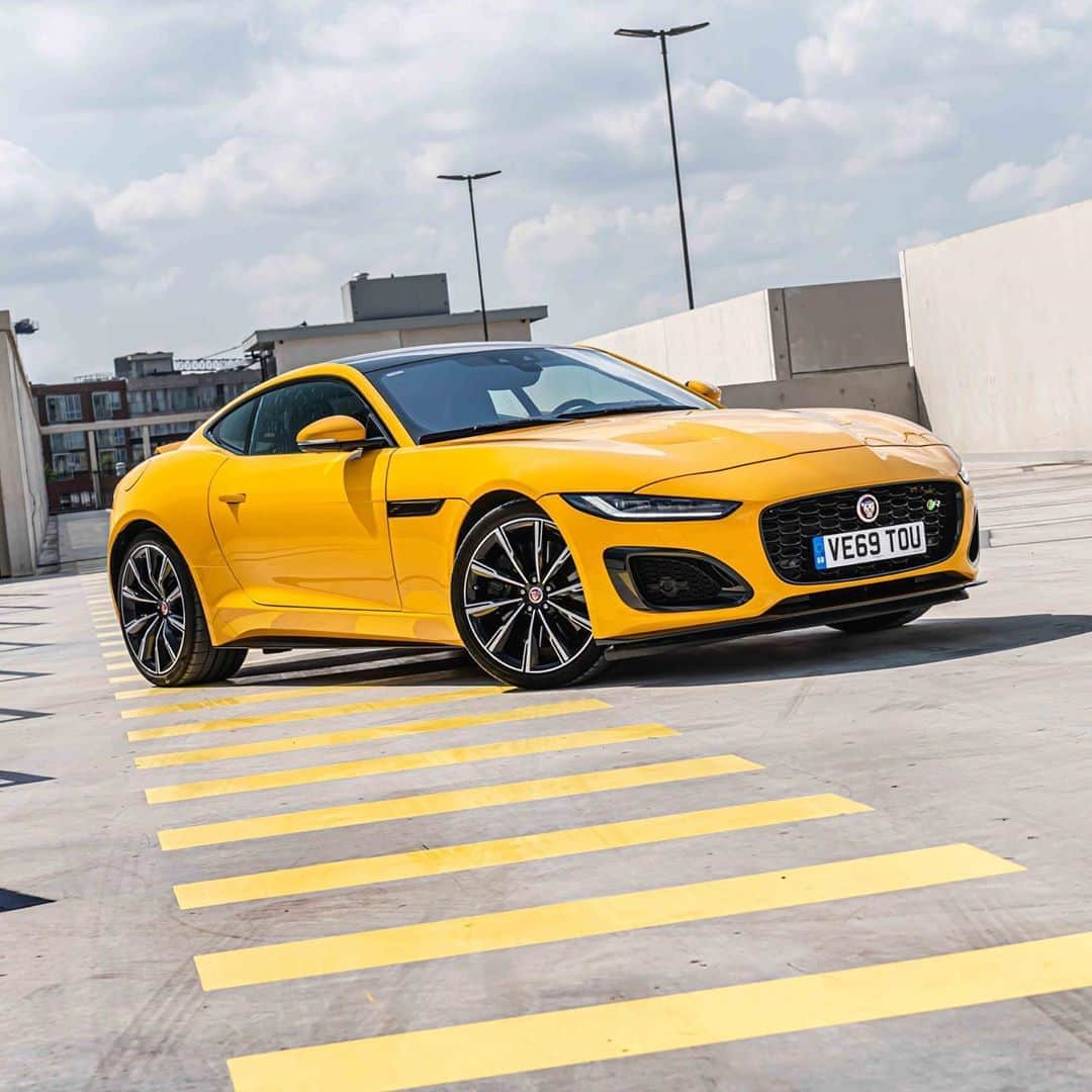 Jaguarさんのインスタグラム写真 - (JaguarInstagram)「Rooftop radiance. 📷: @BasFransenPhotography.  #Jaguar #FTYPE #Coupé #Luxury #Premium #Exclusive #Performance #Sport #SportsCar #CarsofInstagram #InstaCar」8月8日 21時21分 - jaguar