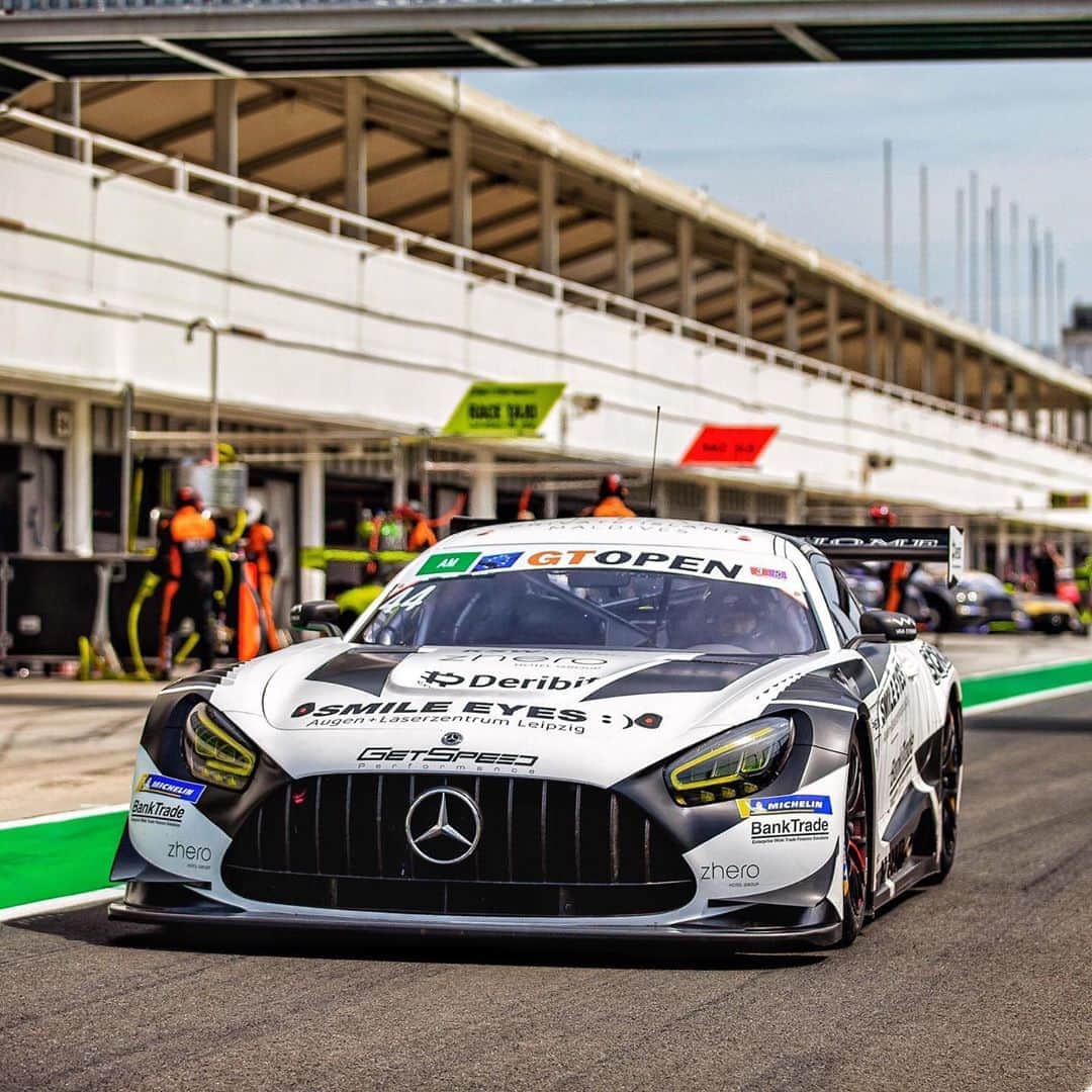 CarsWithoutLimitsさんのインスタグラム写真 - (CarsWithoutLimitsInstagram)「Follow family member and racecar driver @j.liebhauser 💪🏻 @zherohotelischgl @getspeed  #carswithoutlimits #amggt3 #amg」8月8日 21時20分 - carswithoutlimits