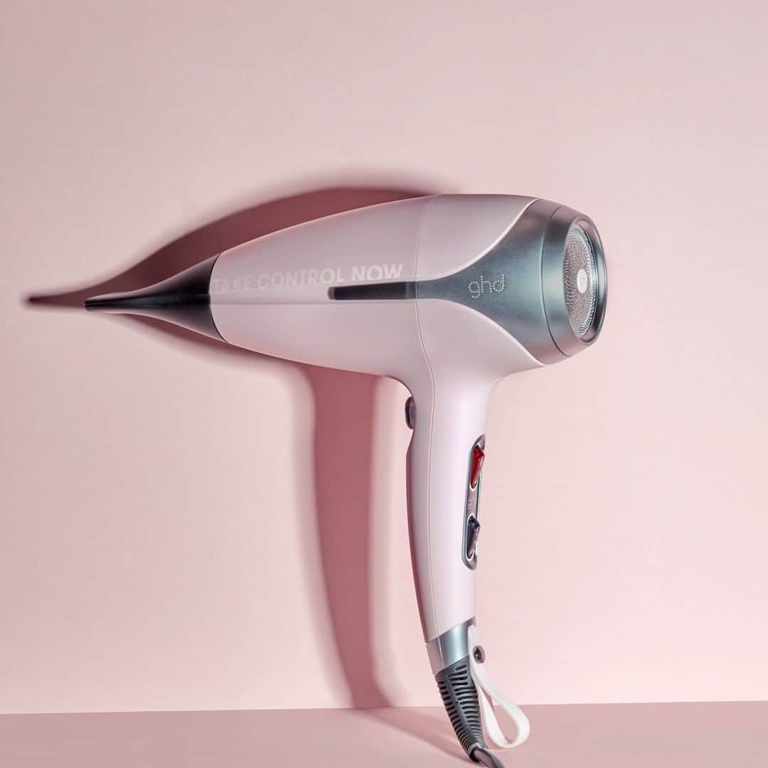 ghd hairさんのインスタグラム写真 - (ghd hairInstagram)「It's the ghd helios in powder pink hues from this year's pink campaign 😍✨   #ghdhelios delivers a concentrated temperature and airflow distribution, giving you more control when styling and amazing results 👌😍  £10 from every pink tool goes to @breastcancernow ✨  Hit the link in our bio to shop 👆  #ghd #ghdpink #ghdhelios #awardwinning #hairtool #blowdry #powderpink」8月8日 21時28分 - ghdhair