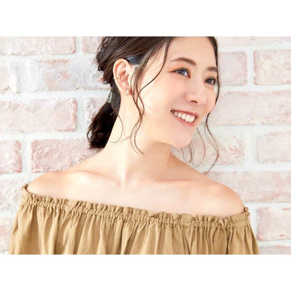 のインスタグラム：「Shooting for @4c_jewelry JEWELRY TIMES https://www.fdcp.co.jp/4c-jewelry/column/281  #shooting #instashoot #photoshoot #me #model #modeling #jewelry #accessories #earrings #pierced #earcuff #fashion #instafashion #ootd #outfit #coordinate #撮影 #モデル #中田奈沙 #ヨンドシー #ジュエリー #アクセサリー #ピアス #イヤリング #イヤーカフ #アクセ #華奢アクセ #ファッション #コーデ #コーディネート」