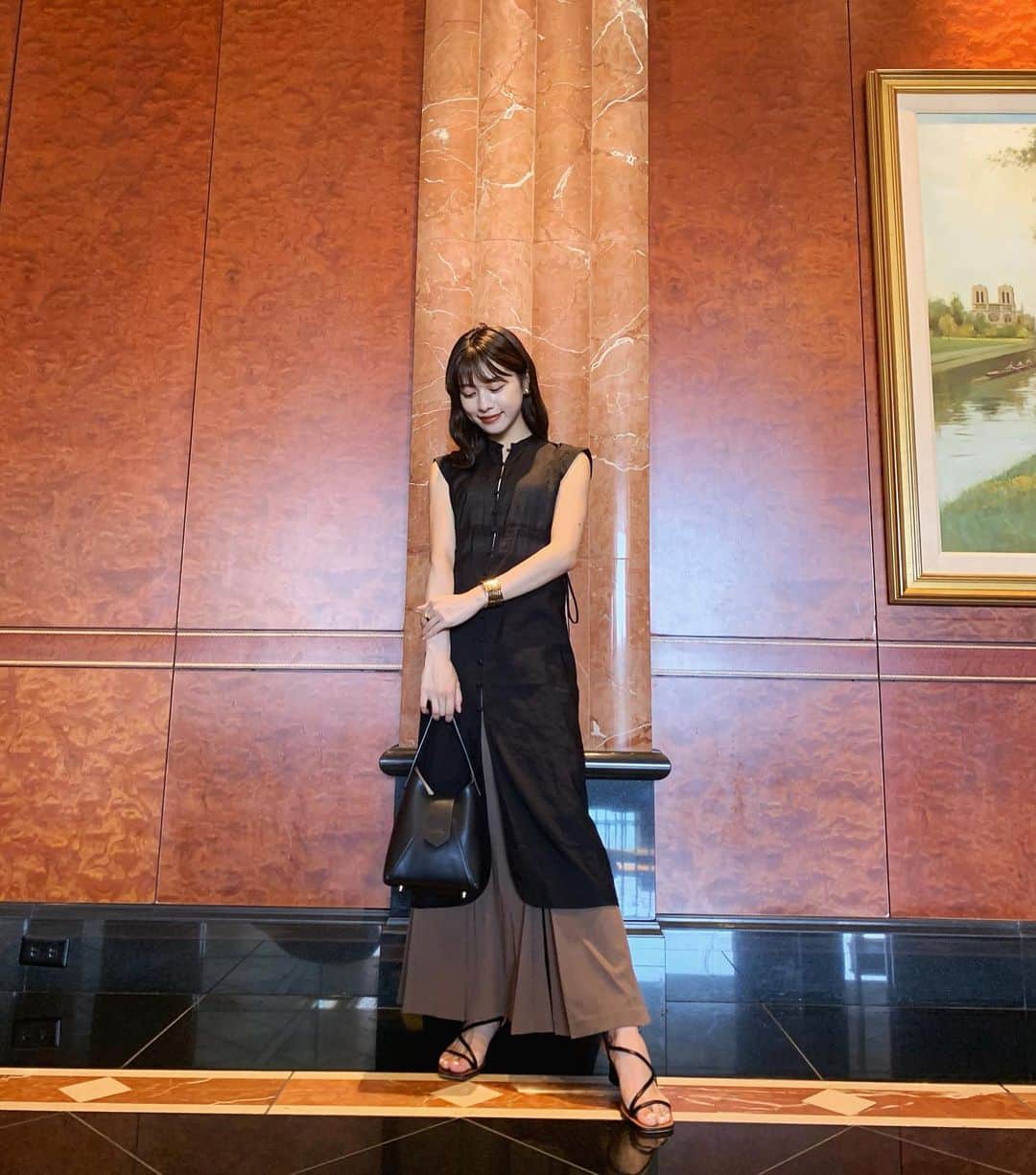 楫真梨子さんのインスタグラム写真 - (楫真梨子Instagram)「organdy china dress ・ skirt / @louren__official」8月8日 21時29分 - kajimari1226