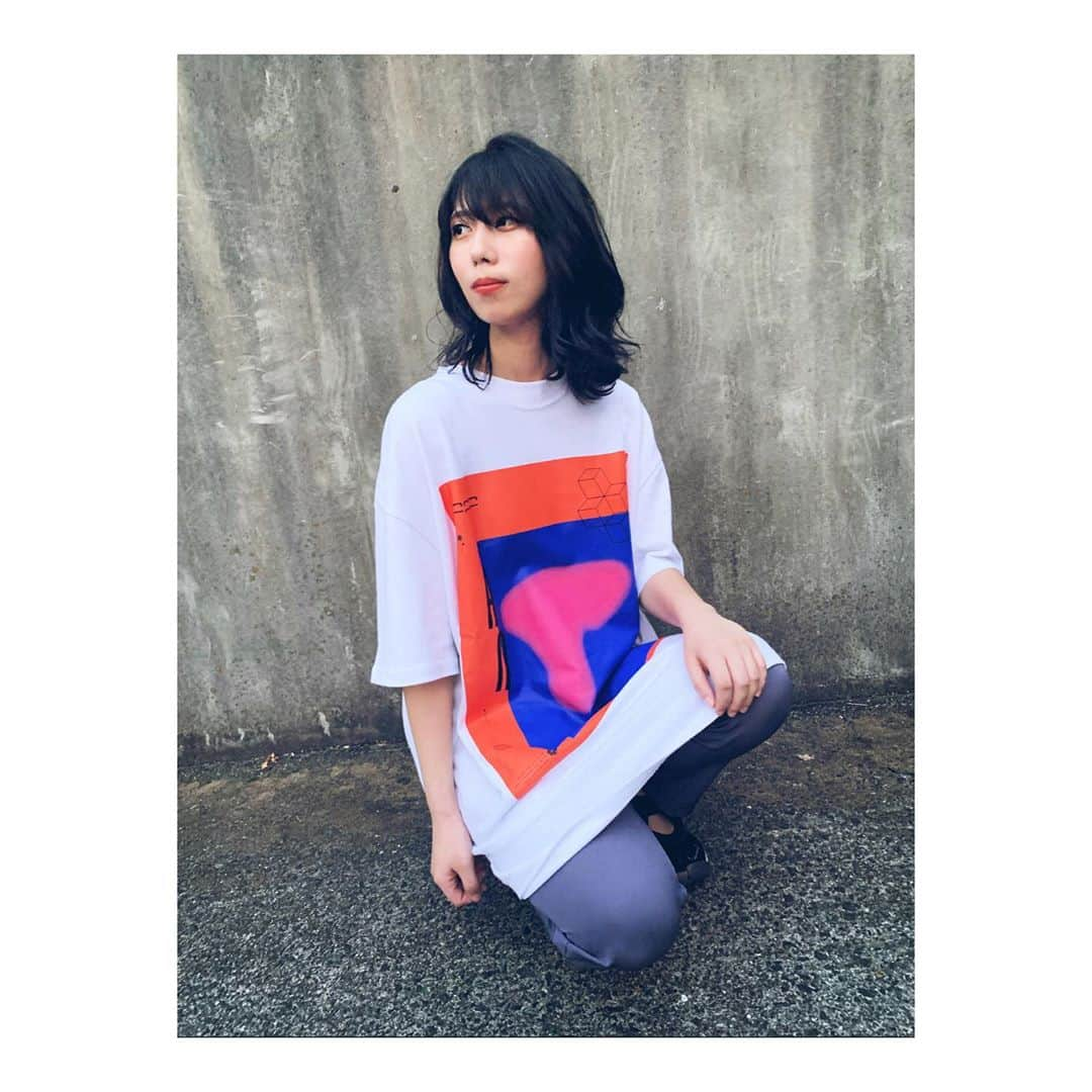 廣瀬茜さんのインスタグラム写真 - (廣瀬茜Instagram)「BLUE ENCOUNTギターの江口さん(@bluengt)が立ち上げたユニセックスブランド「room.13」のお洋服がとっても可愛くてお気に入り。  江口さん、おめでとうございます🎉  #room13 #blueencount」8月8日 21時38分 - akane_bandmaid