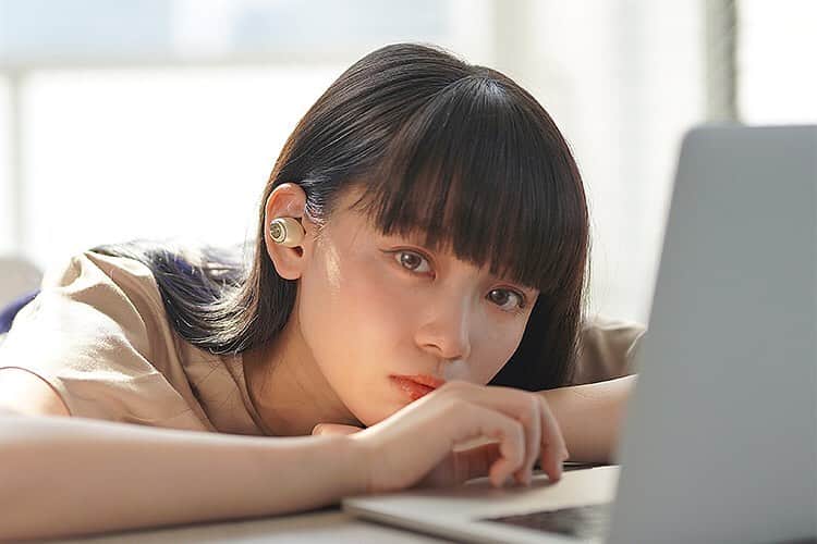 ゆらのインスタグラム：「ニートも仕事してます」