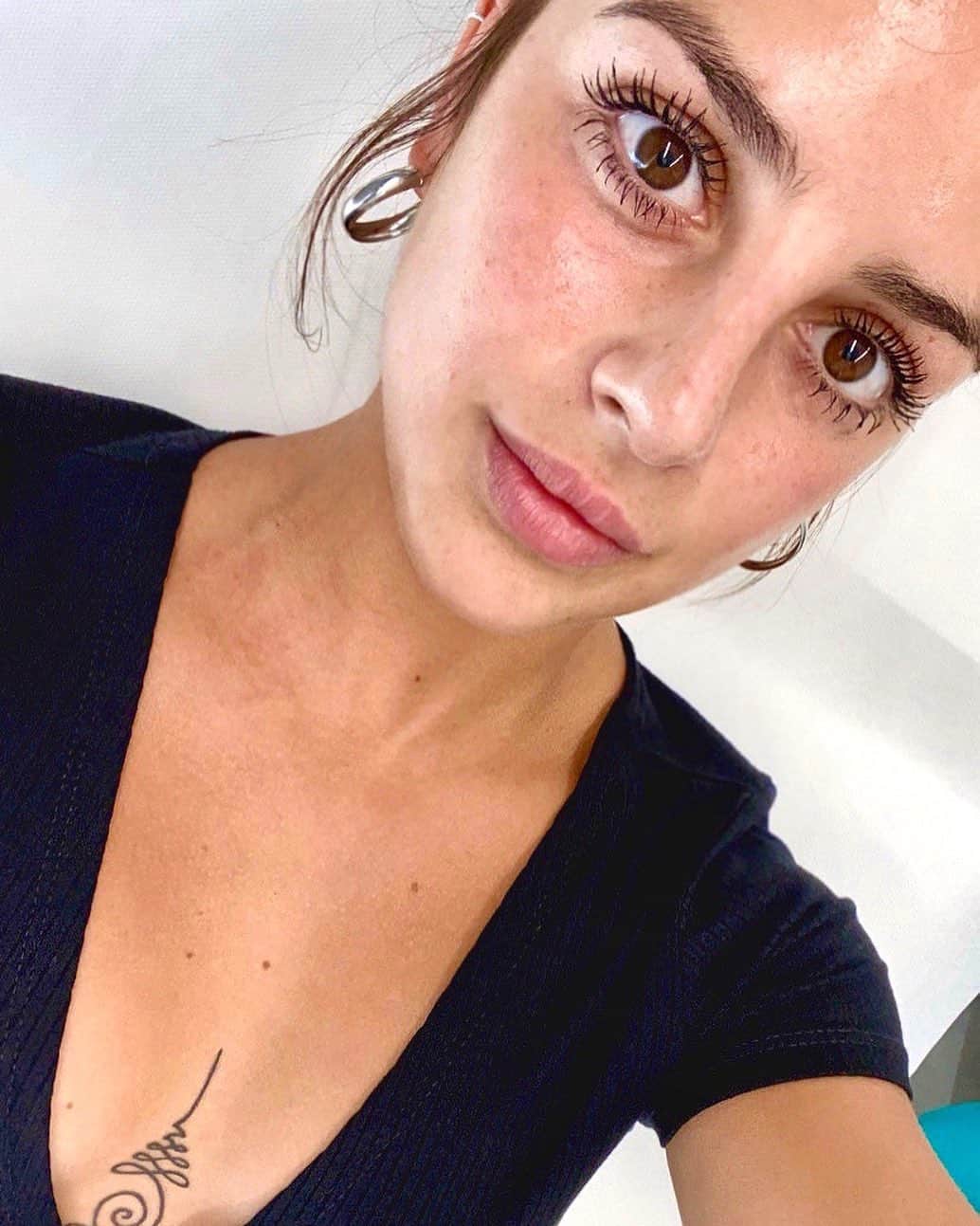 エリーザ・メネギーニのインスタグラム：「⚡️🧟‍♀️⚡️」