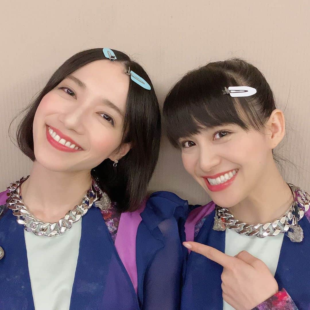 Perfumeさんのインスタグラム写真 - (PerfumeInstagram)「ライブエール見てくれてありがとう☺️✨﻿ やっぱり三人でパフォーマンスするの最高✨﻿ ﻿ 2ショットはかしゆか撮影！﻿ か「ぴ、ぴ、ぴ、ぴ、ぴ…」﻿ ﻿ の「撮りすぎじゃない？ムービー？」﻿ あ「え？ムービー？」﻿ ﻿ by Perfume ﻿   Thank you for watching “Live Yell”☺️✨ There is nothing better than performing with us three✨  Photos of the two are by KASHIYUKA!  K “pi pi pi pi pi...”  N “Why are you taking so many? What? Is it a video?” A “Wait! What? Is that a video?”  by Perfume  #prfm #ライブ・エール #みんなでエール」8月8日 22時29分 - prfm_official