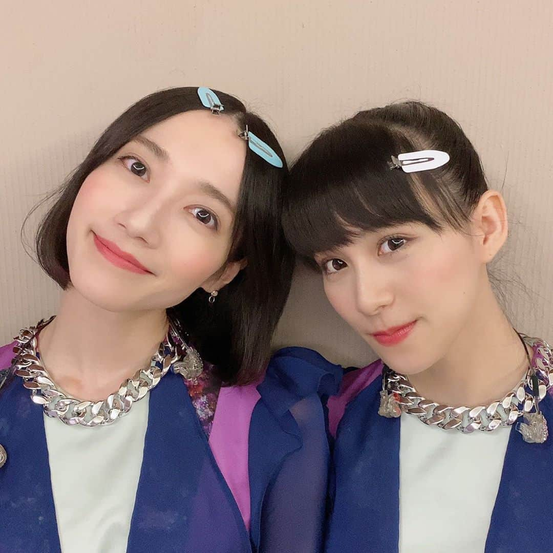 Perfumeさんのインスタグラム写真 - (PerfumeInstagram)「ライブエール見てくれてありがとう☺️✨﻿ やっぱり三人でパフォーマンスするの最高✨﻿ ﻿ 2ショットはかしゆか撮影！﻿ か「ぴ、ぴ、ぴ、ぴ、ぴ…」﻿ ﻿ の「撮りすぎじゃない？ムービー？」﻿ あ「え？ムービー？」﻿ ﻿ by Perfume ﻿   Thank you for watching “Live Yell”☺️✨ There is nothing better than performing with us three✨  Photos of the two are by KASHIYUKA!  K “pi pi pi pi pi...”  N “Why are you taking so many? What? Is it a video?” A “Wait! What? Is that a video?”  by Perfume  #prfm #ライブ・エール #みんなでエール」8月8日 22時29分 - prfm_official