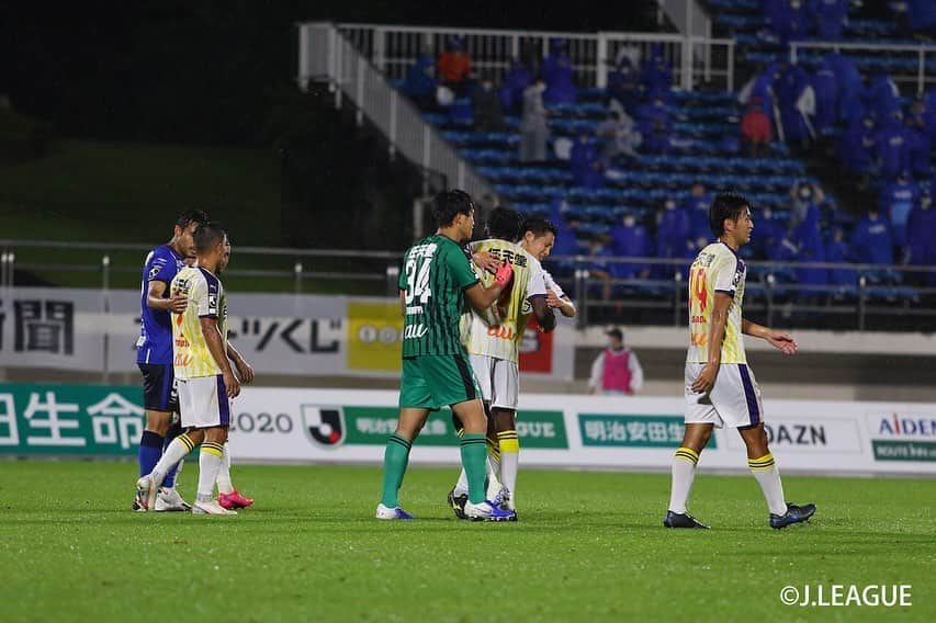 京都サンガF.C.さんのインスタグラム写真 - (京都サンガF.C.Instagram)「. Photo gallery📸  2020明治安田生命J2リーグ第10節 📅8月8日（土）19:03 🏟️NDスタ 🆚京都4-3山形 ⚽️#ピーターウタカ ×4⚽️⚽️⚽️⚽️  #魅せようKYOTOの一体感 #sanga #京都サンガ #闘紫 #TEAM京都」8月8日 22時55分 - kyotosanga_official