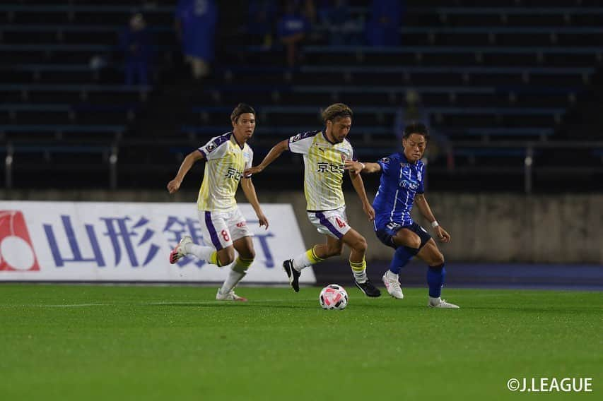 京都サンガF.C.さんのインスタグラム写真 - (京都サンガF.C.Instagram)「. Photo gallery📸  2020明治安田生命J2リーグ第10節 📅8月8日（土）19:03 🏟️NDスタ 🆚京都4-3山形 ⚽️#ピーターウタカ ×4⚽️⚽️⚽️⚽️  #魅せようKYOTOの一体感 #sanga #京都サンガ #闘紫 #TEAM京都」8月8日 22時55分 - kyotosanga_official