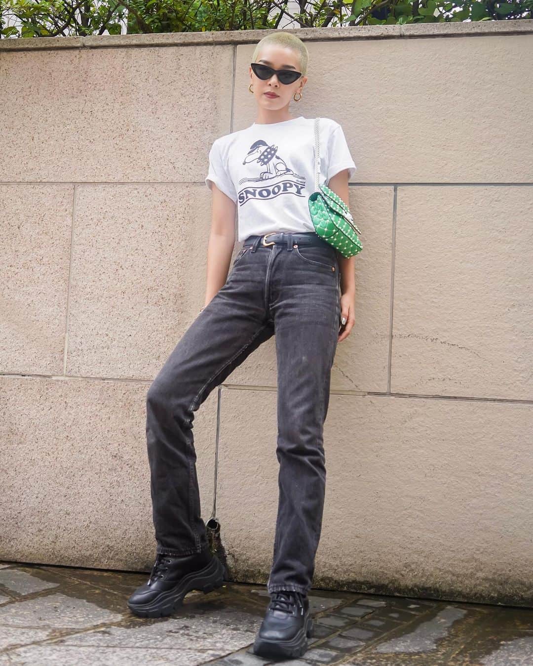 Fashionsnap.comさんのインスタグラム写真 - (Fashionsnap.comInstagram)「【#スナップ_fs】 Name 畠山 千明 T-Shirt #TEGTEG Pants #Levis Bag #VALENTINO Shoes #PRADA Eyewear #ZARA Bracelet  #Cartier  #fashionsnap #fashionsnap_women」8月8日 22時56分 - fashionsnapcom
