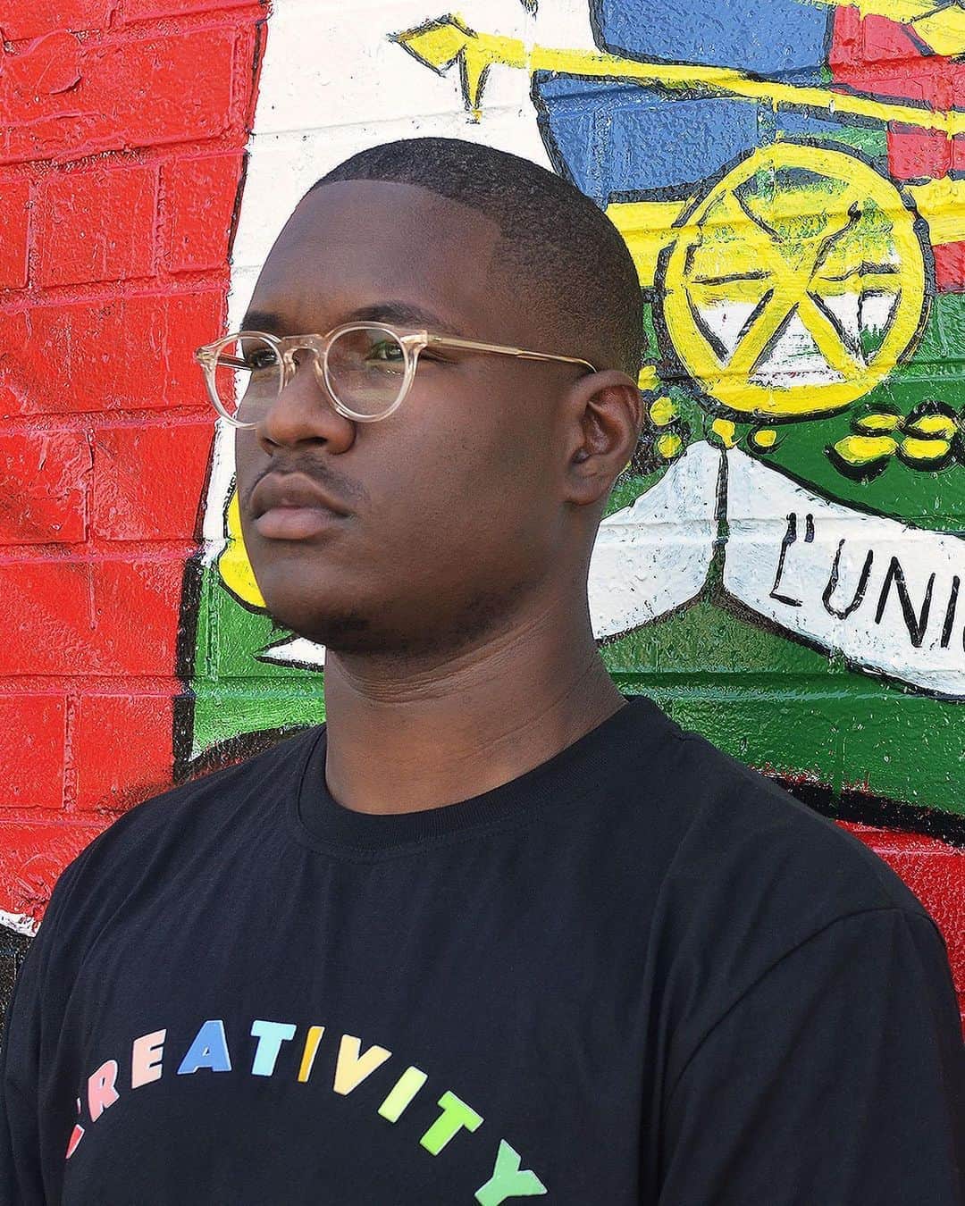 converseさんのインスタグラム写真 - (converseInstagram)「“What's currently on my mind is the necessity for Black youth to be at the center of the current social justice movement taking place in our country and how we amplify those voices to the masses,” says 22-year-old Haitian American Frantzy Luzincourt, a social justice advocate, community organizer and all-around changemaker for the Black community in New York City. ⁣⁠⠀  ⁣⁠⠀ Growing up in a community where he witnessed firsthand the struggles of poverty, lack of educational resources and affordable housing, Frantzy has spent all of his adult life advocating for change. He is making progress for his community—especially those who often get overlooked—by inspiring others to join the cause. ⁣⁠⠀  ⁣⁠⠀ “By ourselves we can go fast, but together we can go far.”⁣⁠⠀  ⁣⁠⠀ As we continue to amplify the voices of young people creating change today, head to our stories to learn more about @frantzy.luzincourt’s journey as a social justice advocate, his work with youth organizations @integratenyc and @strategyforblacklives, and his hope for the future of the Black community. #ConverseAllStars   B&W Photograph: @justtylergreen  T-shirt: @clueclothing」8月8日 23時07分 - converse