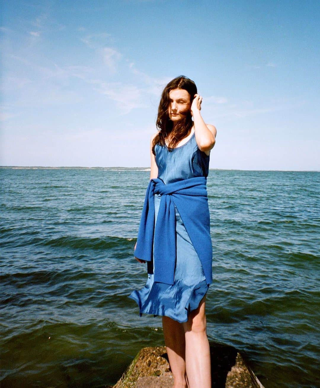 オーガニックバイジョンパトリックさんのインスタグラム写真 - (オーガニックバイジョンパトリックInstagram)「Introducing the Anji sleeveless tank dress in classic blue. Also comes in black!  📷 @punctually_late   #jporganic #organicbyjohnpatrick #anjidress #cuprodress #cupro #classicblue #pantoneclassicblue #blueskies #springsny #thehamptons」8月8日 23時06分 - jporganic