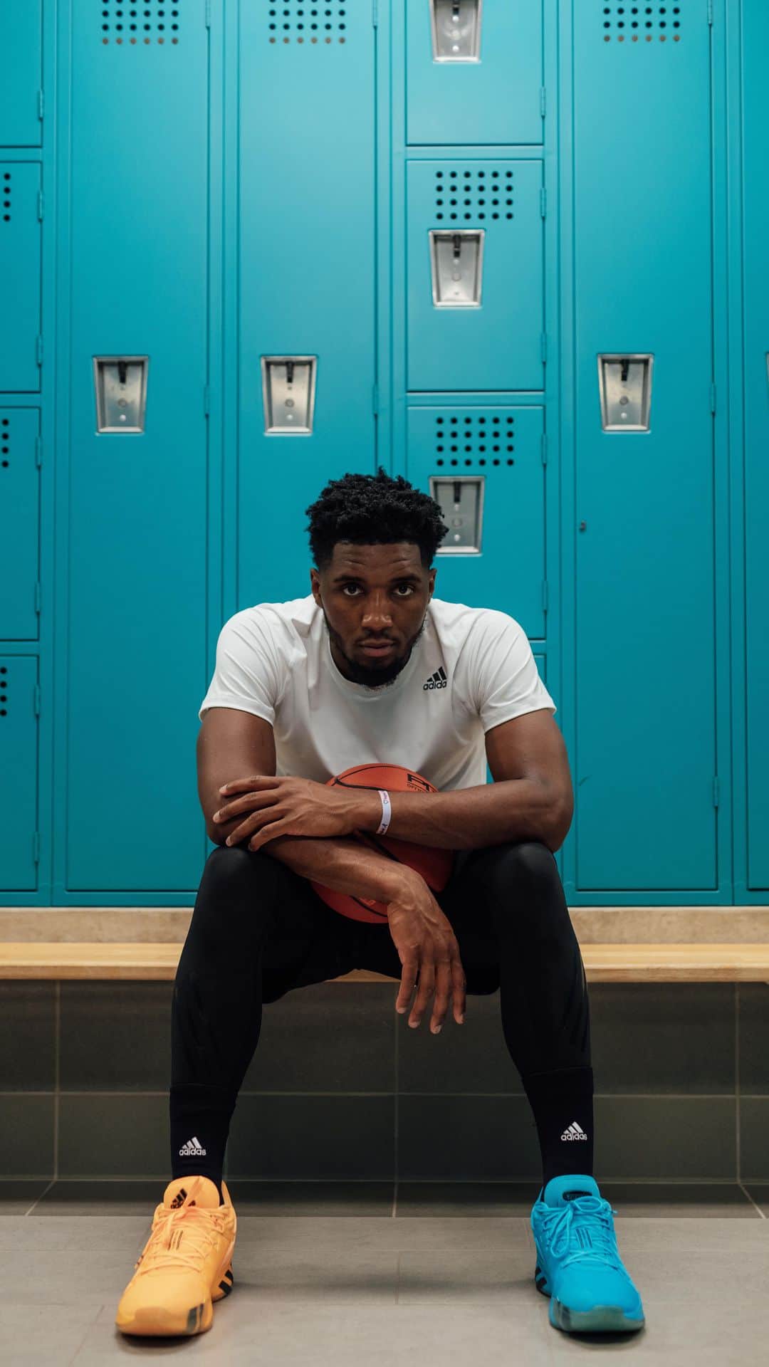 adidasのインスタグラム：「"When I speak, I don't just speak for Donovan Mitchell. I speak for African Americans and minorities in general because I need to use my platform to address certain things that might not have those same voices."⁣ ⁣ Donovan Mitchell (@spidadmitchell) is playing for something bigger.⁣ ⁣ #ReadyForSport」