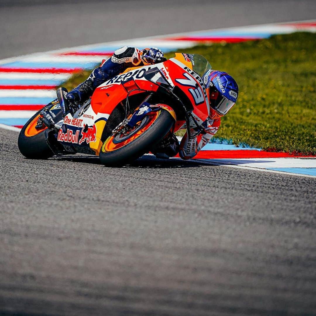 レプソル・ホンダのインスタグラム：「🔴🔵⚪️ ⠀⠀⠀⠀⠀⠀⠀⠀⠀ 🇨🇿 #CzechGP #MotoGP #AM73 #AlexMarquez #Racing #Repsol #Honda #Racing #RepsolHonda #HRC #RC213V #ThePowerOfDreams #Racing #Motorcycle #Team #OneHeart」