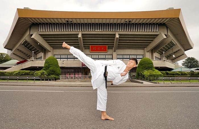 西村拳のインスタグラム：「. 本来であれば今日がオリンピック空手種目の最終日。  来年の8/5〜8/7が空手のスケジュールです。 変更になった日に向け頑張ります。  20200807→20210806 #karate #tokyo2020」