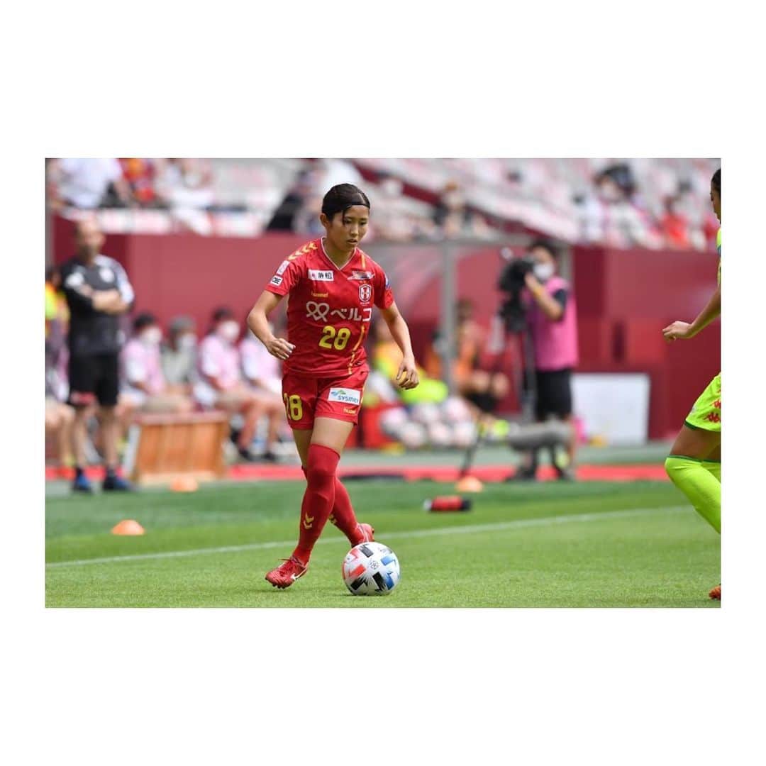 八坂芽依のインスタグラム：「ホーム開幕⚽️ たくさんの応援ありがとうございました！ 観客が入った中でプレーできる環境を 作っていただいた方々、チームのフロントスタッフの皆さんに感謝してます。 ありがとうございます😊 コロナは収束してません。 十分に気をつけてください！ 今後も応援よろしくお願いします⚽️ #inac神戸」