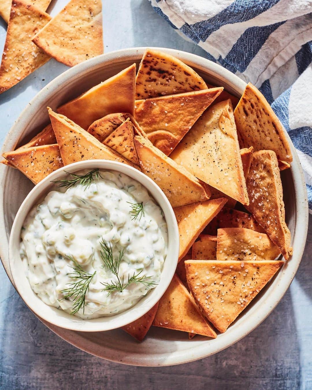 Gaby Dalkinさんのインスタグラム写真 - (Gaby DalkinInstagram)「How much Tzatziki is too much Tzatziki?? Asking for a friend who may or may not have consumed their body weight in this tangy delicious Greek yogurt dip the last few days 😂😂 https://whatsgabycooking.com/homemade-tzatziki/ 💙」8月9日 4時43分 - whatsgabycookin